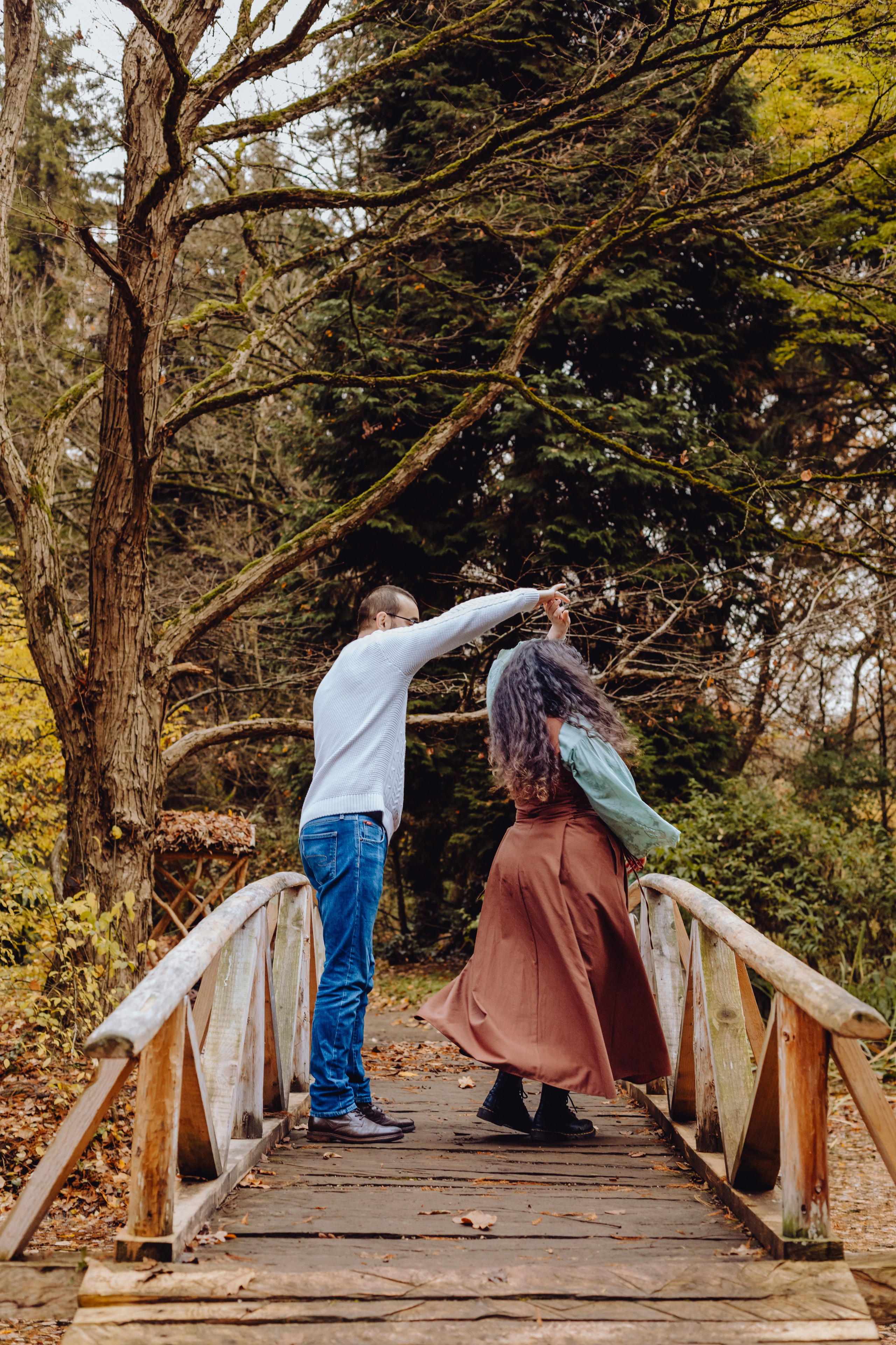Alex & Lavinia. Wedding & couple photographer from Romania Rut Vetan