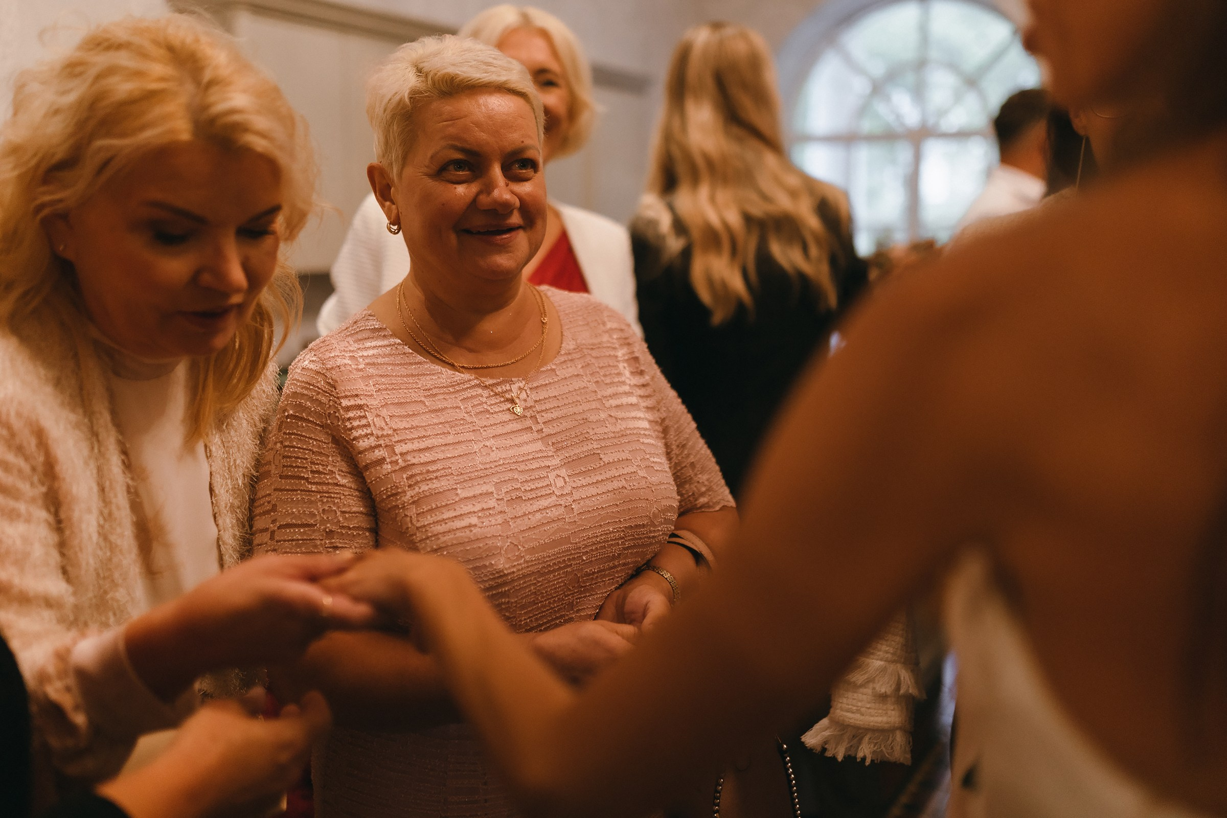 Justė ir Henrikas | Lietingos jaukios vestuvės Palangoje. Vestuvių ir šeimų fotografė Lena Bondarenko / belove photo
