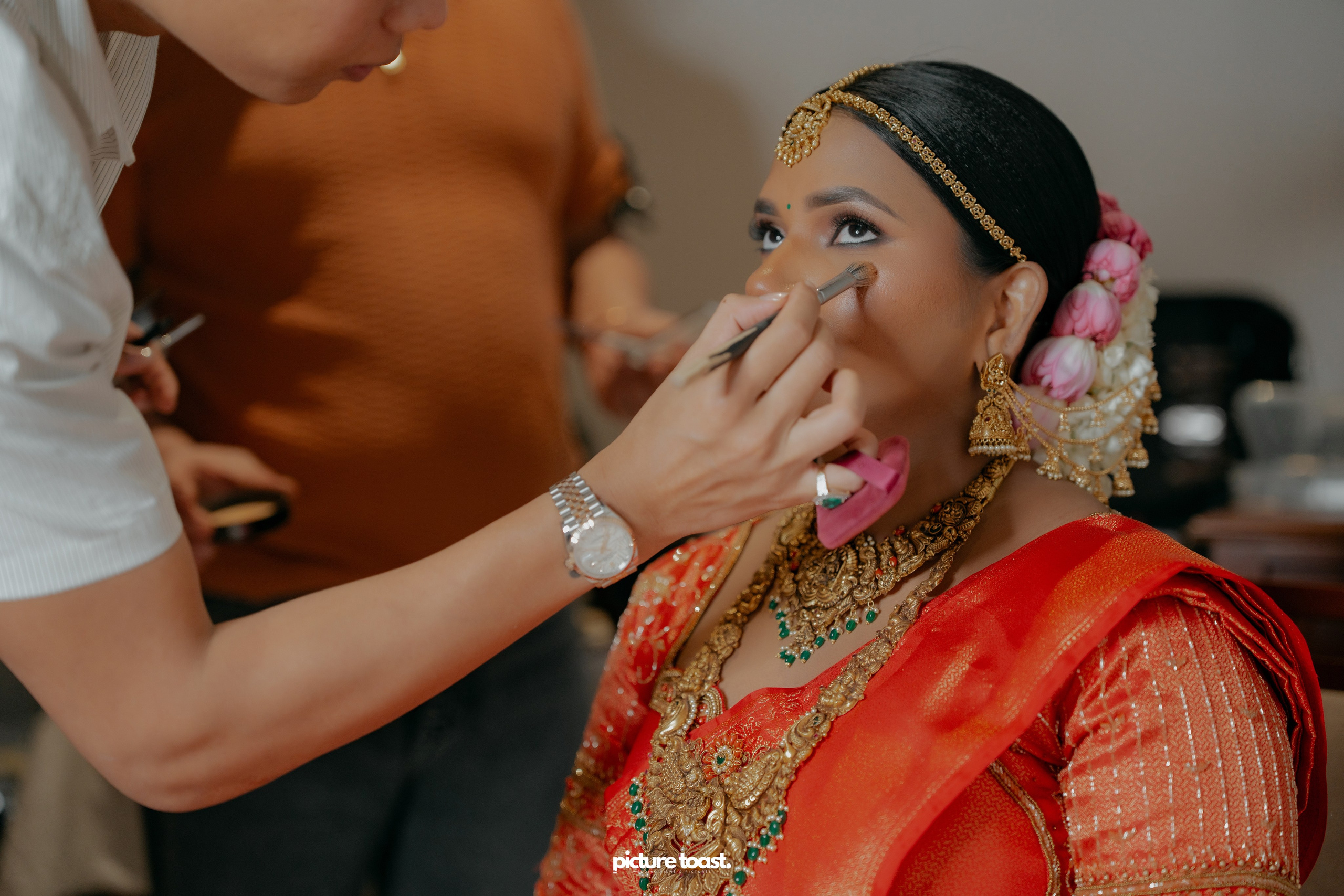 Traditional Kerala Hindu Wedding Ft. Anusree & Vishnu. Fine art Wedding Photographers in India & Canada