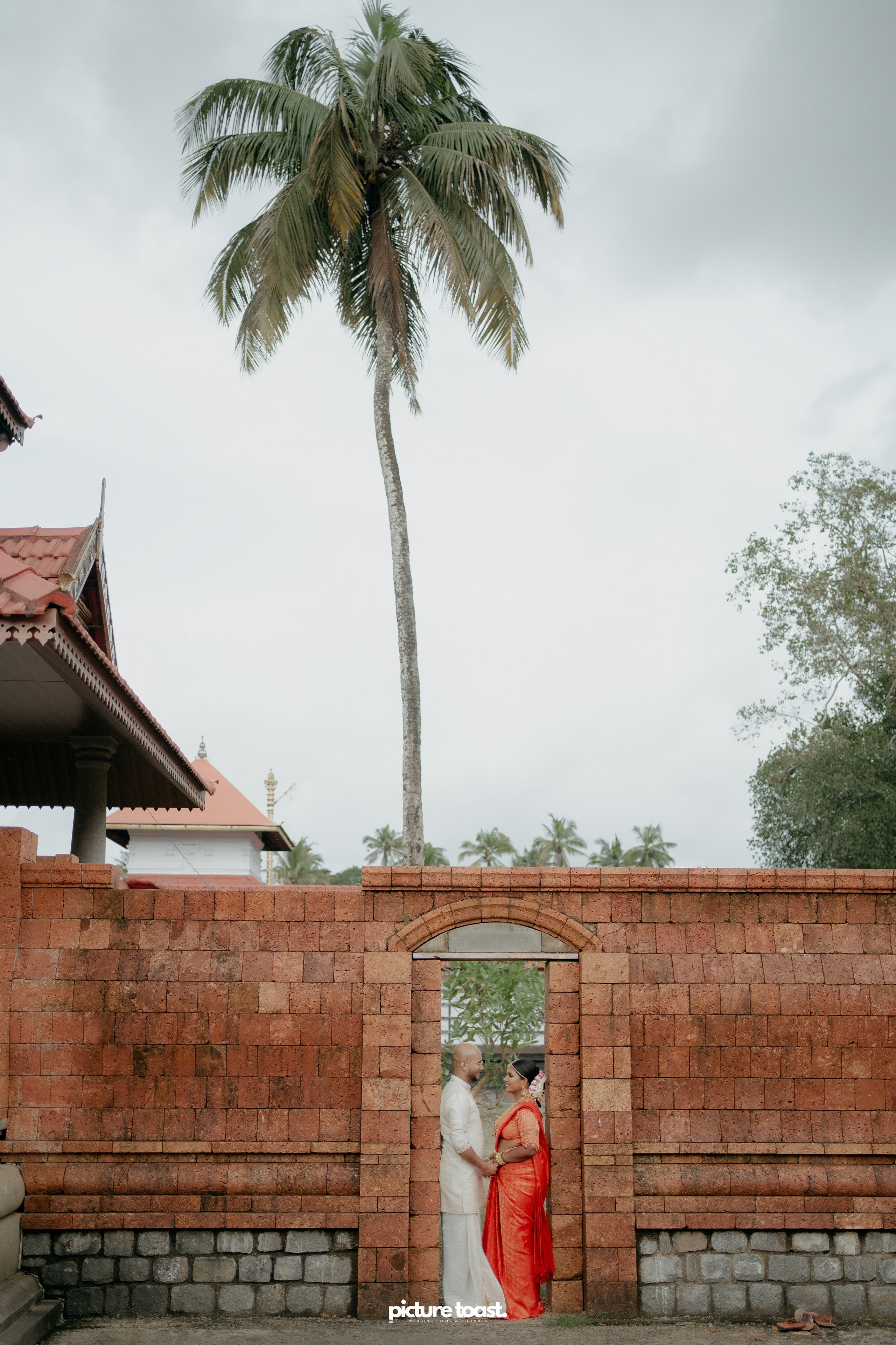 Traditional Kerala Hindu Wedding Ft. Anusree & Vishnu. Fine art Wedding Photographers in India & Canada