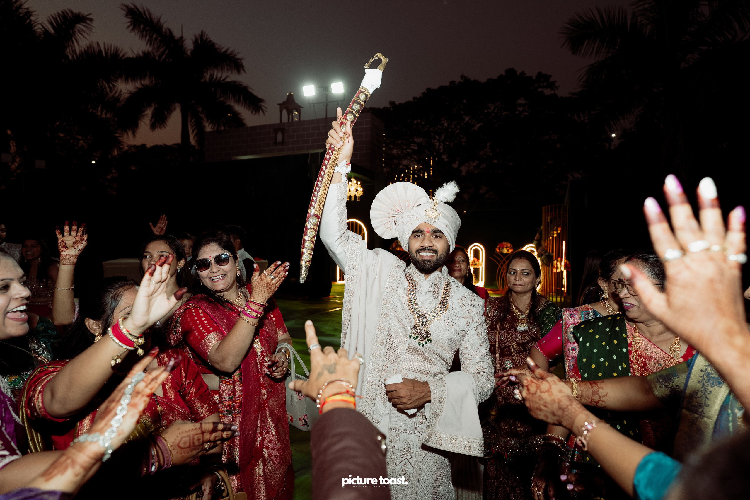 Gujarathi Wedding! Ft. Sahil & Thanima. Fine art Wedding Photographers in India & Canada