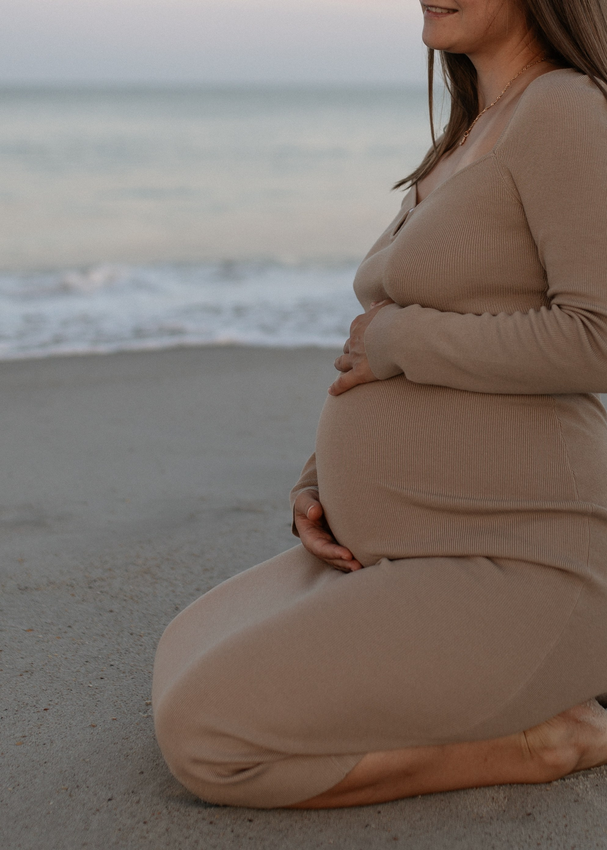 T + A Maternity at the Beach. Portrait and couples photographer in Florida, Valeriia Honcharova