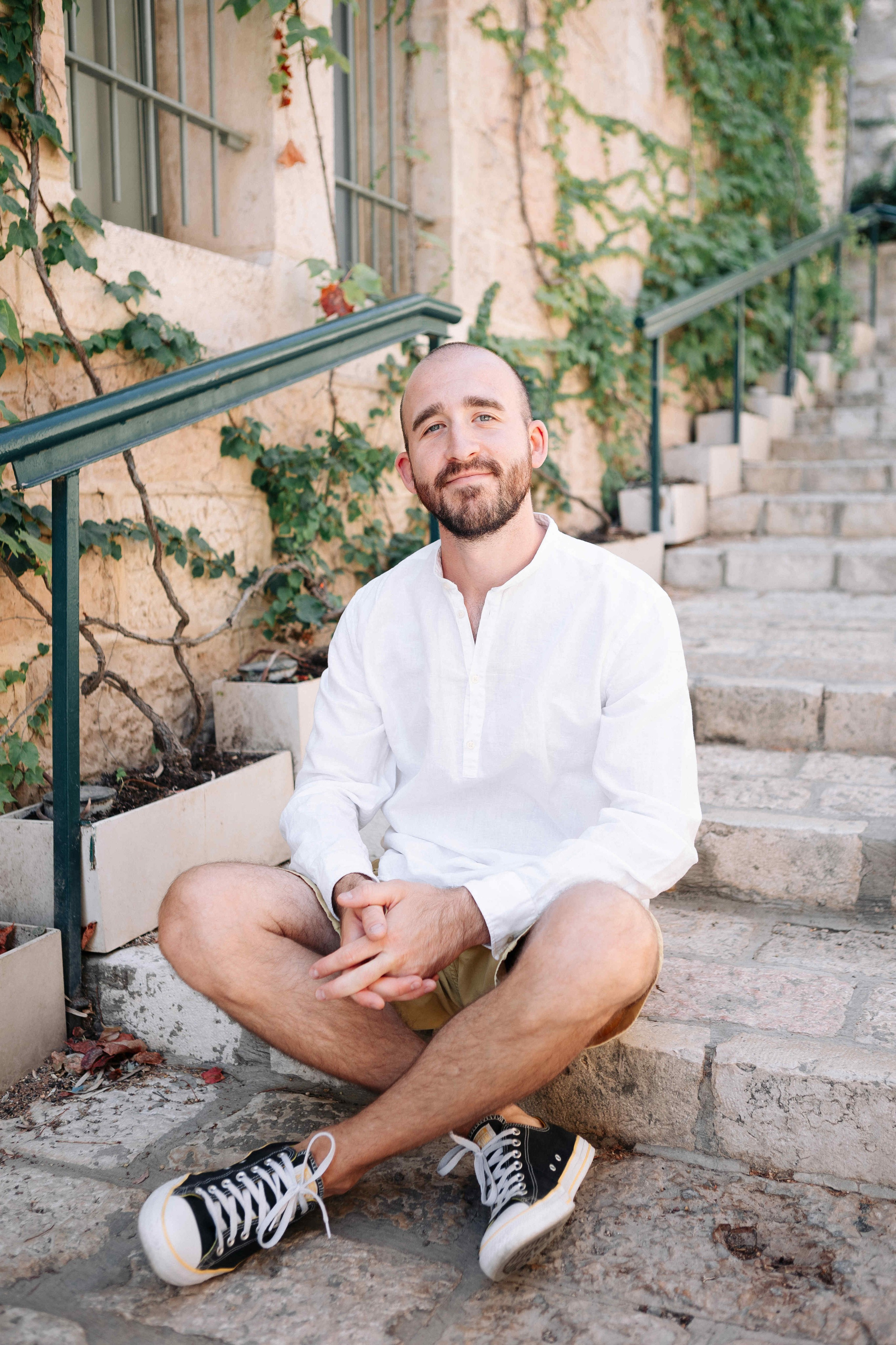 A MONTH AFTER THE WEDDING (morning). PHOTOGRAPHER IN ISRAEL