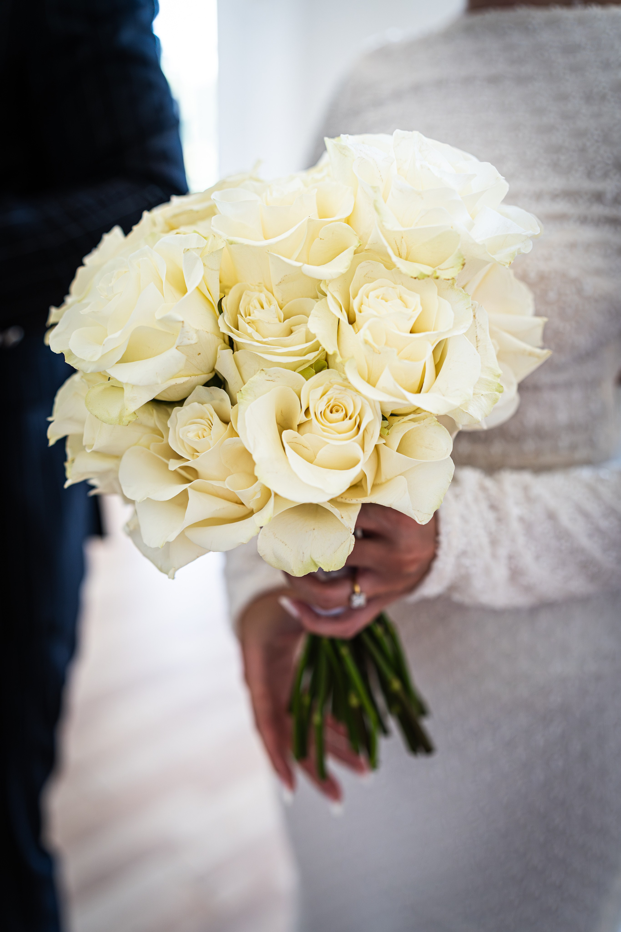 Cununia civilă a lui Tudor și Mădălina – eleganță, emoție și lumină. Event, portrait, and lifestyle photographer