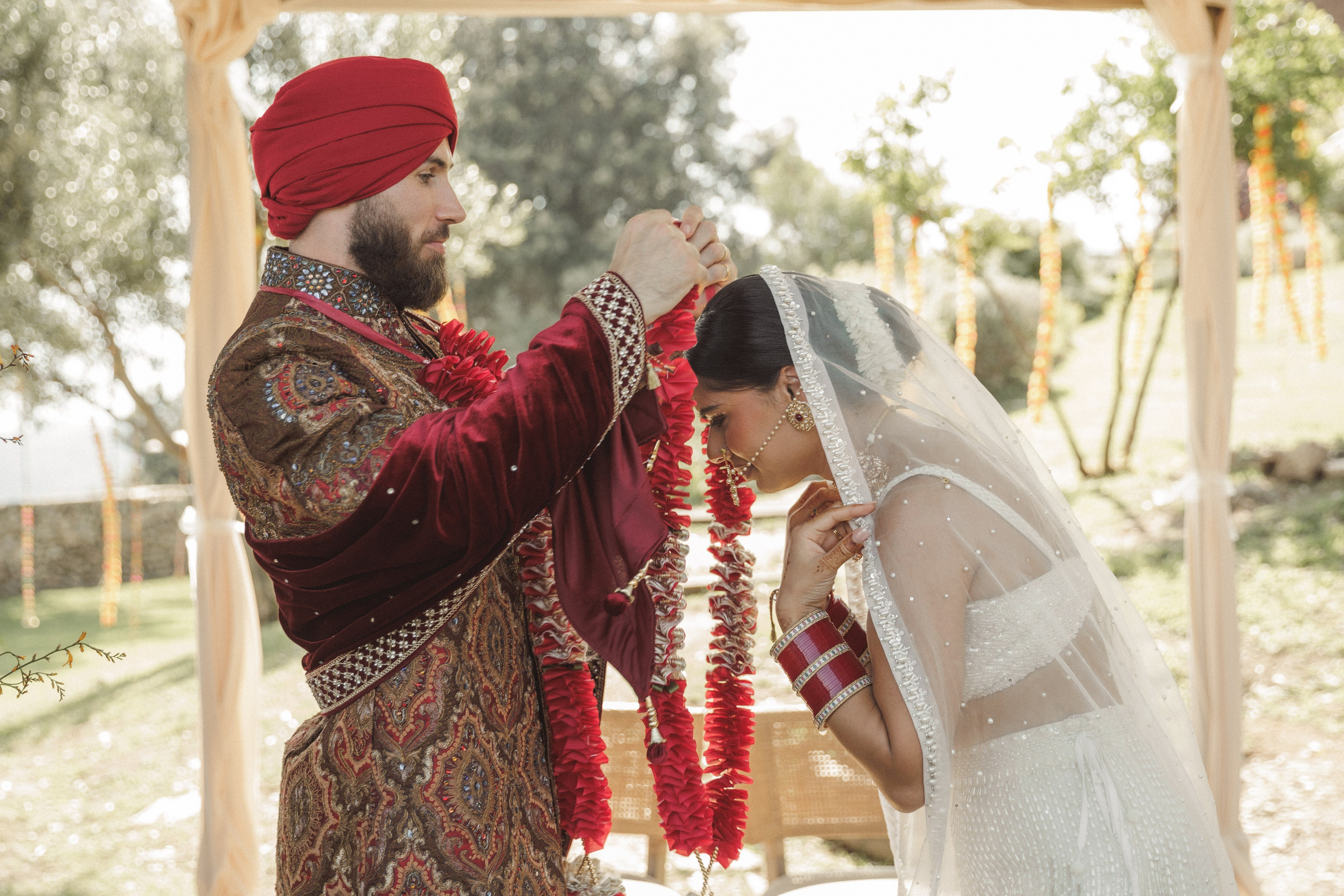 Patrik & Naomi. Monestir Sant Salvi. Paola wedding photographer / videographer in Barcelona