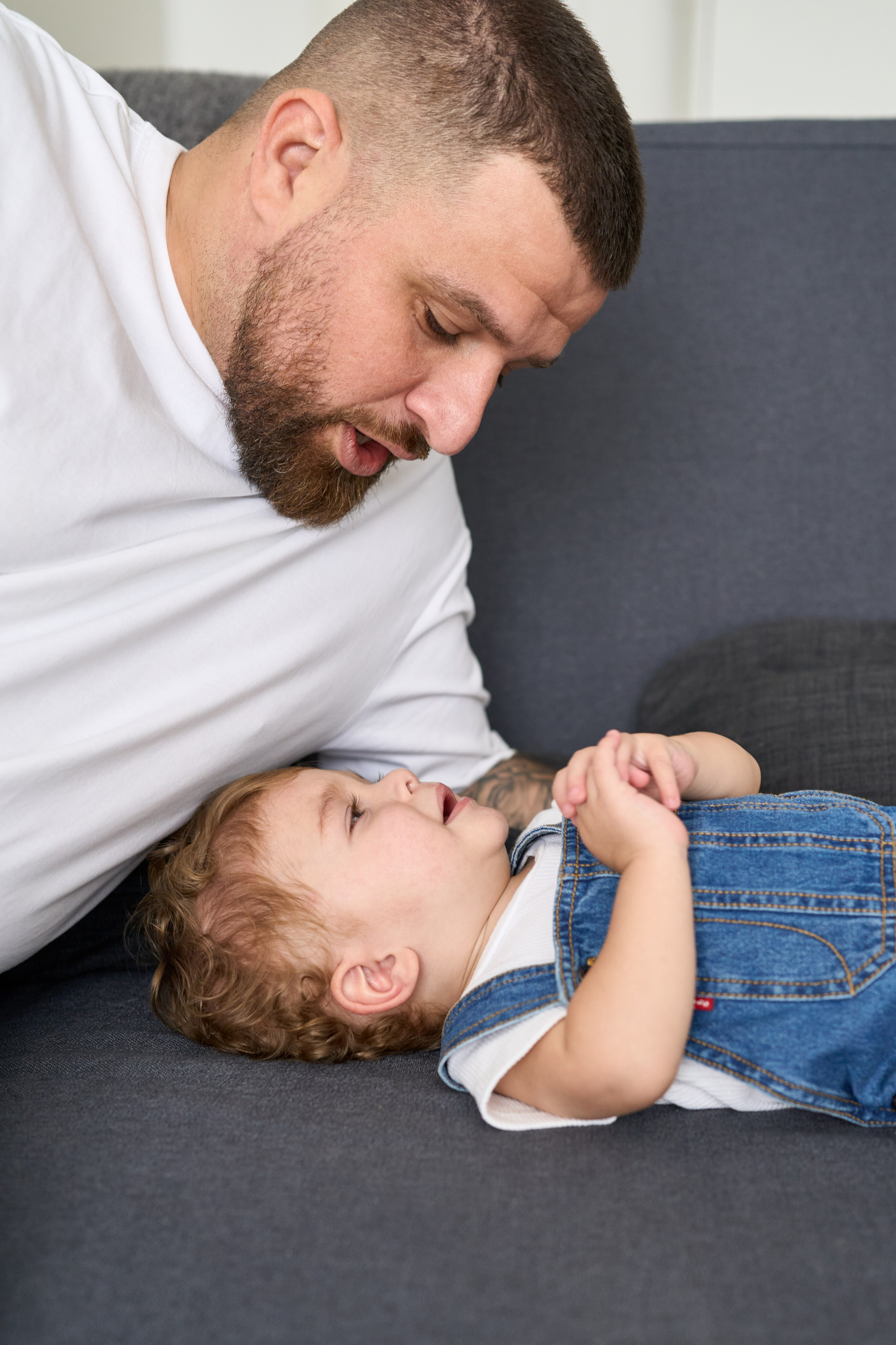 Gilad is 1 year old. צלם אלכס ברט בישראל