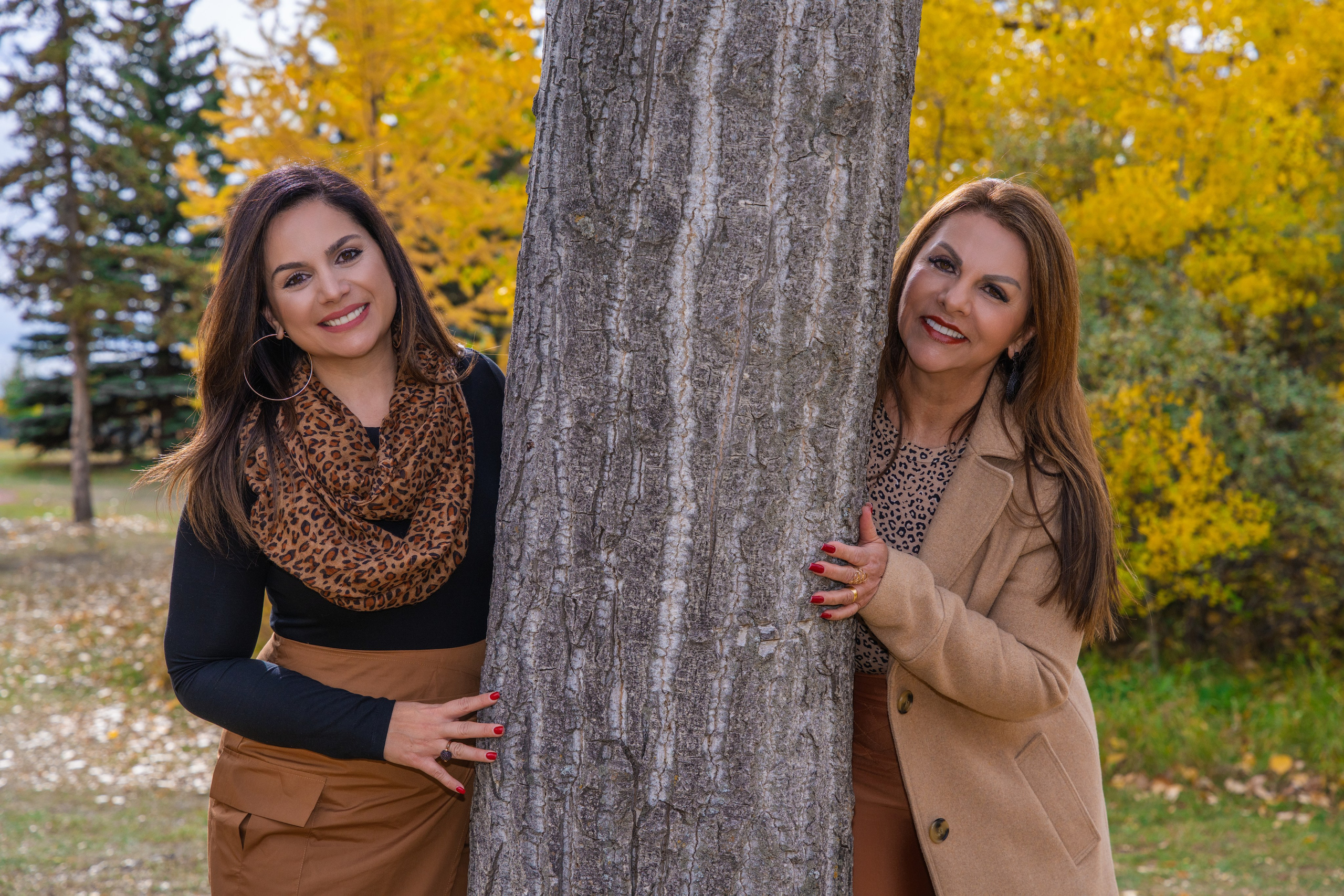 Ariana’s Family. Carlos Lima Photography — Photographer in Calgary