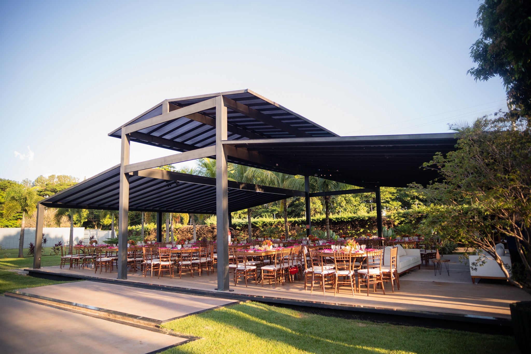 Larissa & Vinicius — Espaço Faveral / Aararaquara. Robson Colaço