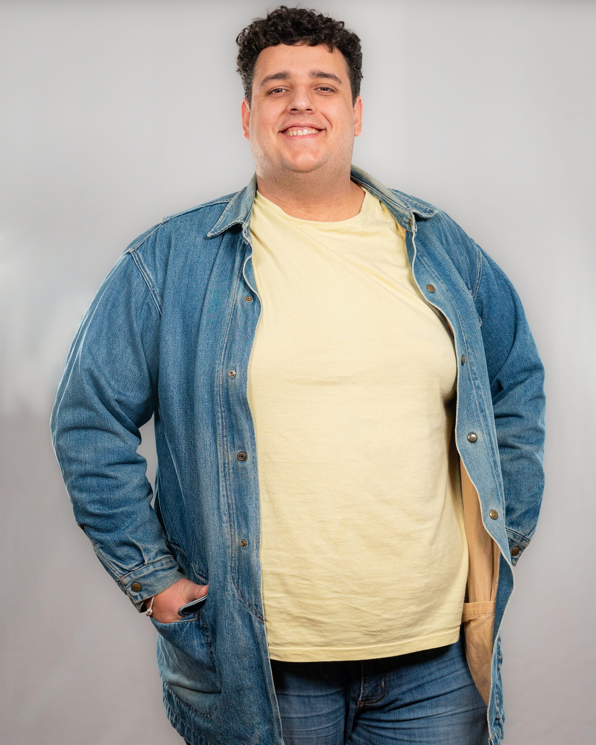 Sesión de Fotografía en Estudio para COYA TV 2025. Cuarta Pared