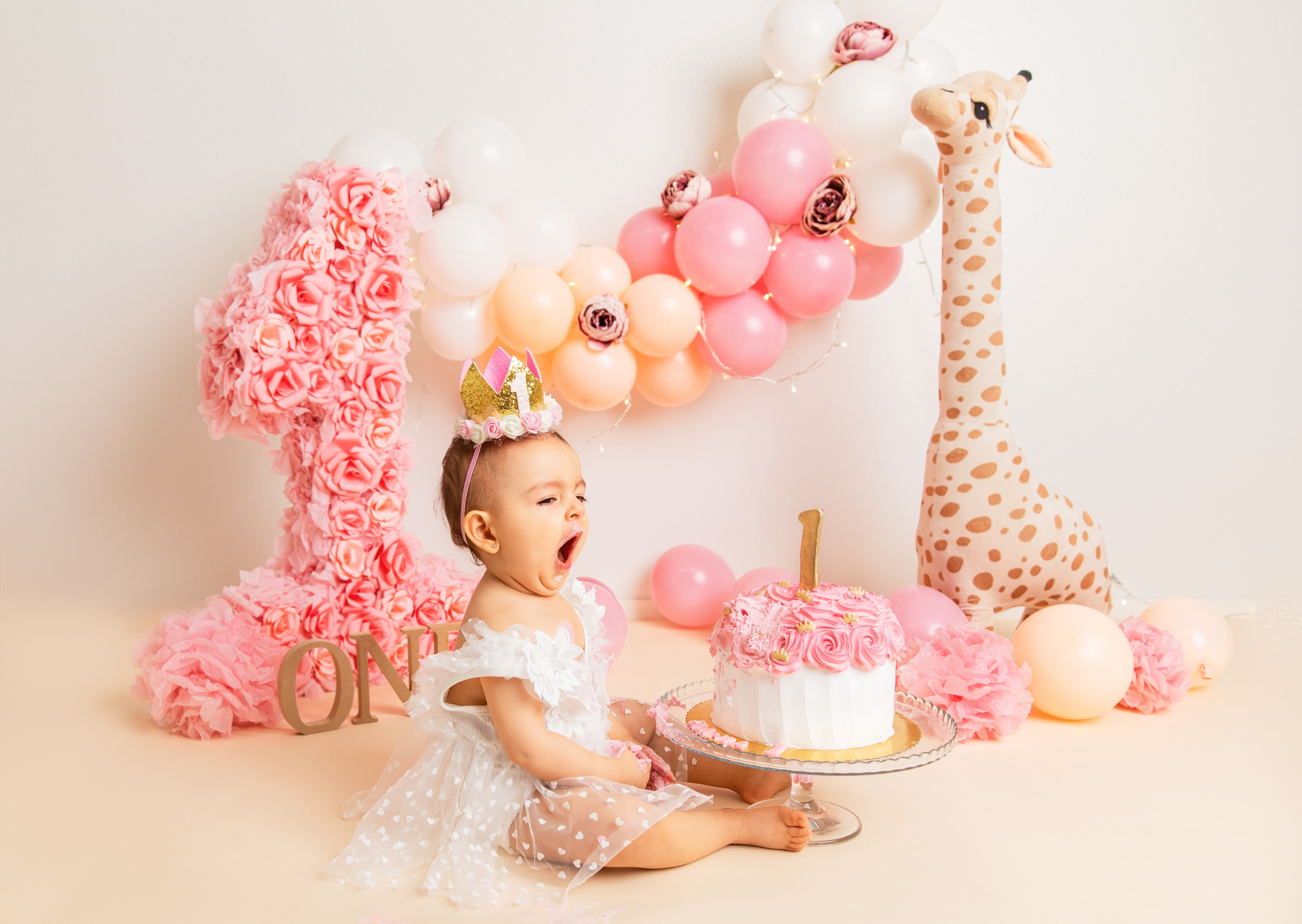 CAKE SMASH ja 1 V KUVAUKSET. Valokuvaaja Itä-Uudellamaalla Viktoria photography