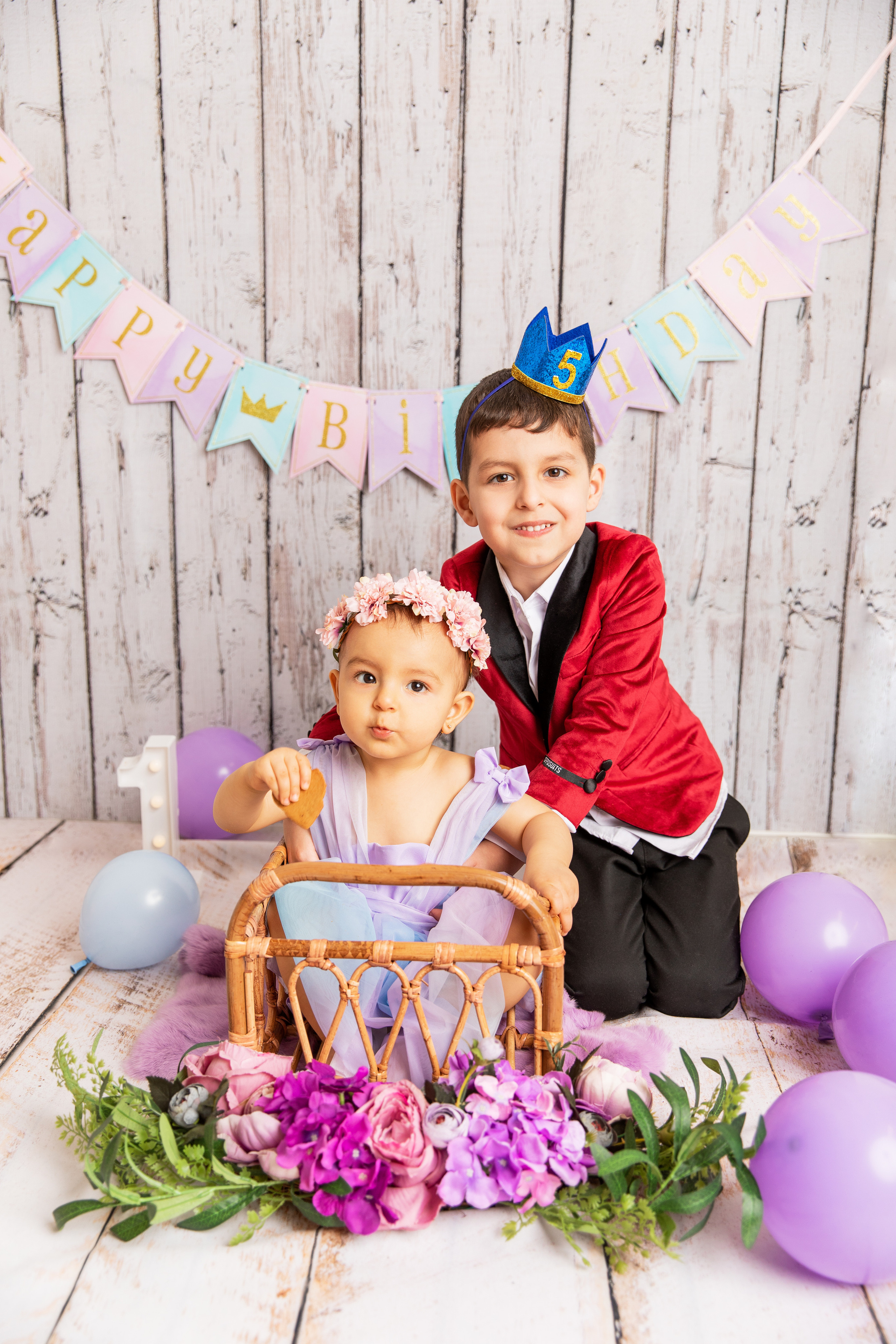 CAKE SMASH ja 1 V KUVAUKSET. Valokuvaaja Itä-Uudellamaalla Viktoria photography