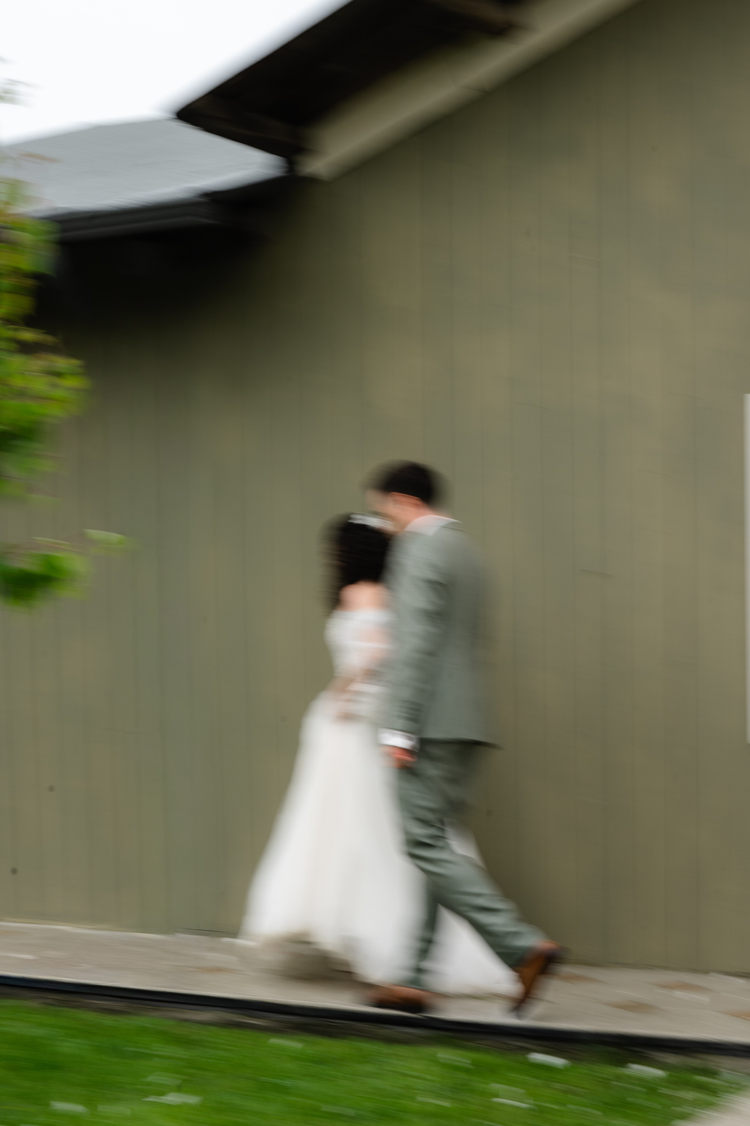 Mona + Vlad | Valea Sanzienelor. Proud Vision Weddings | Wedding Photography & Films — Servicii profesionale Foto Video Nunta Iasi