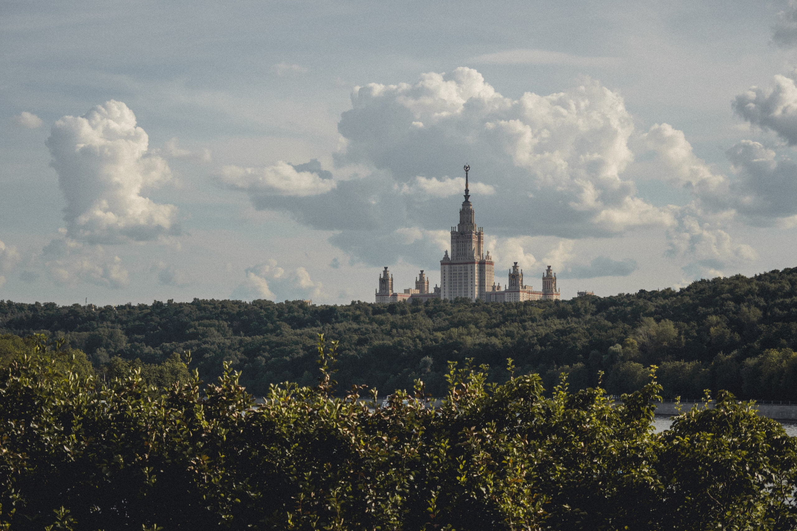 Воробьевы Горы. Photographe sur Cote d’Azur. Portraits de familles, couples, enfants, événements