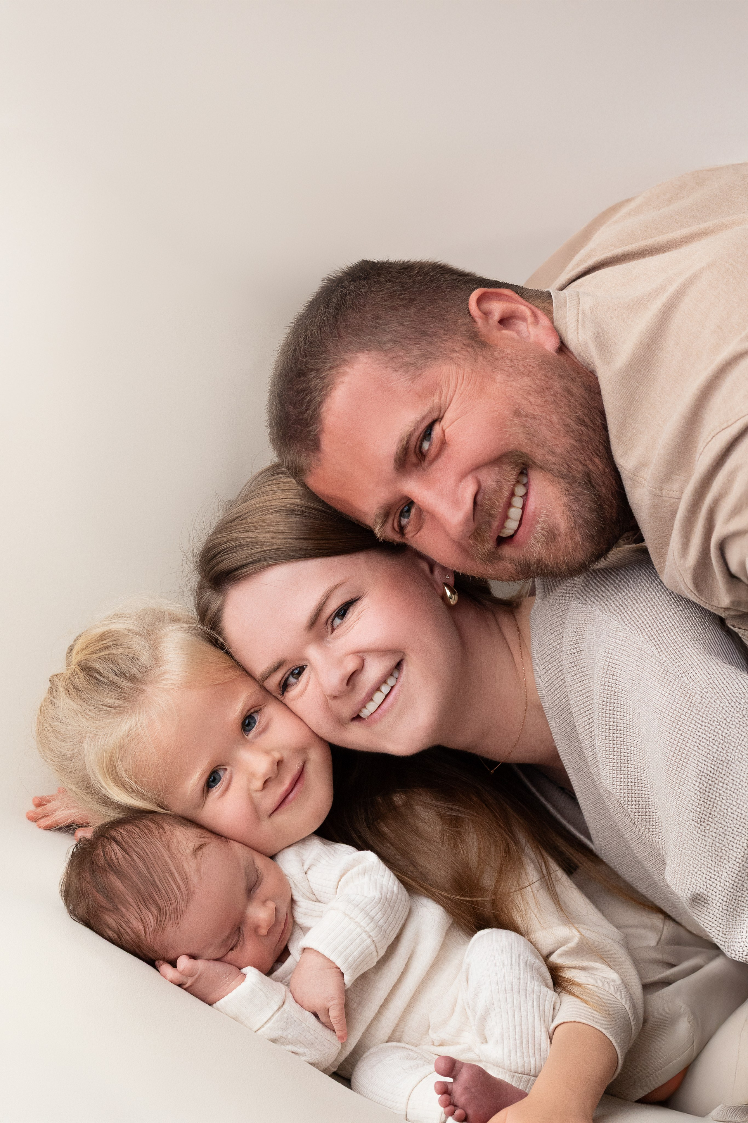 Newborn LifeStyle. Mary Newborn Photo