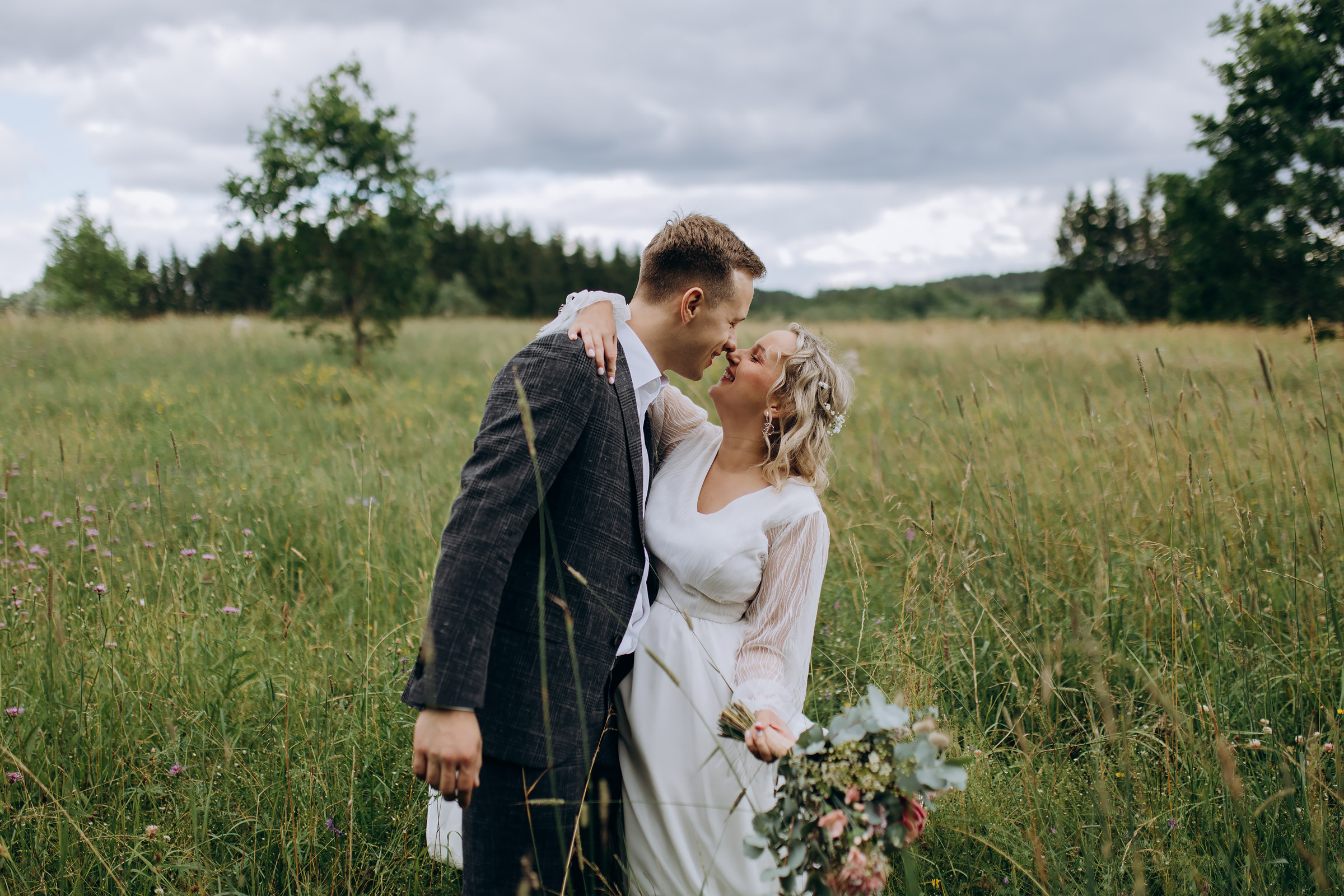 Kristina ir Dainius | 2022 | FOOD IN THE WOOD. Vestuvių ir šeimų fotografė Lena Bondarenko / belove photo