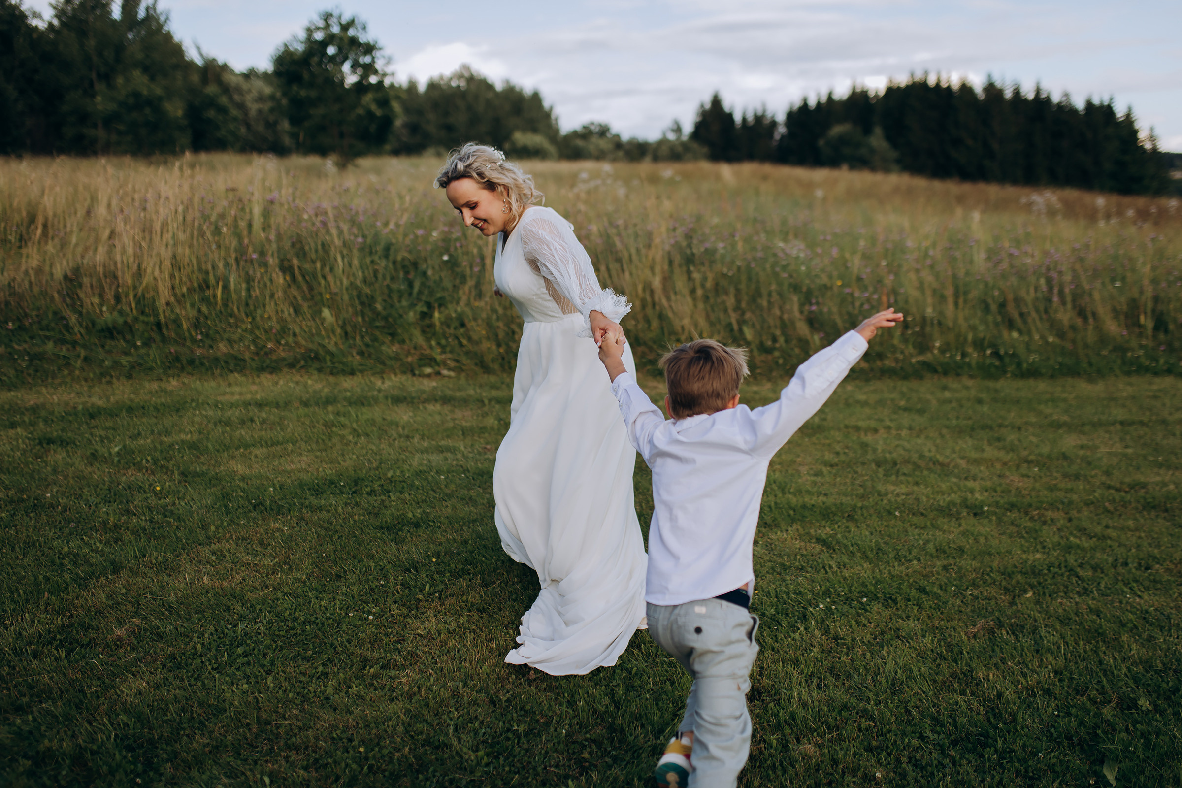 Kristina ir Dainius | 2022 | FOOD IN THE WOOD. Vestuvių ir šeimų fotografė Lena Bondarenko / belove photo