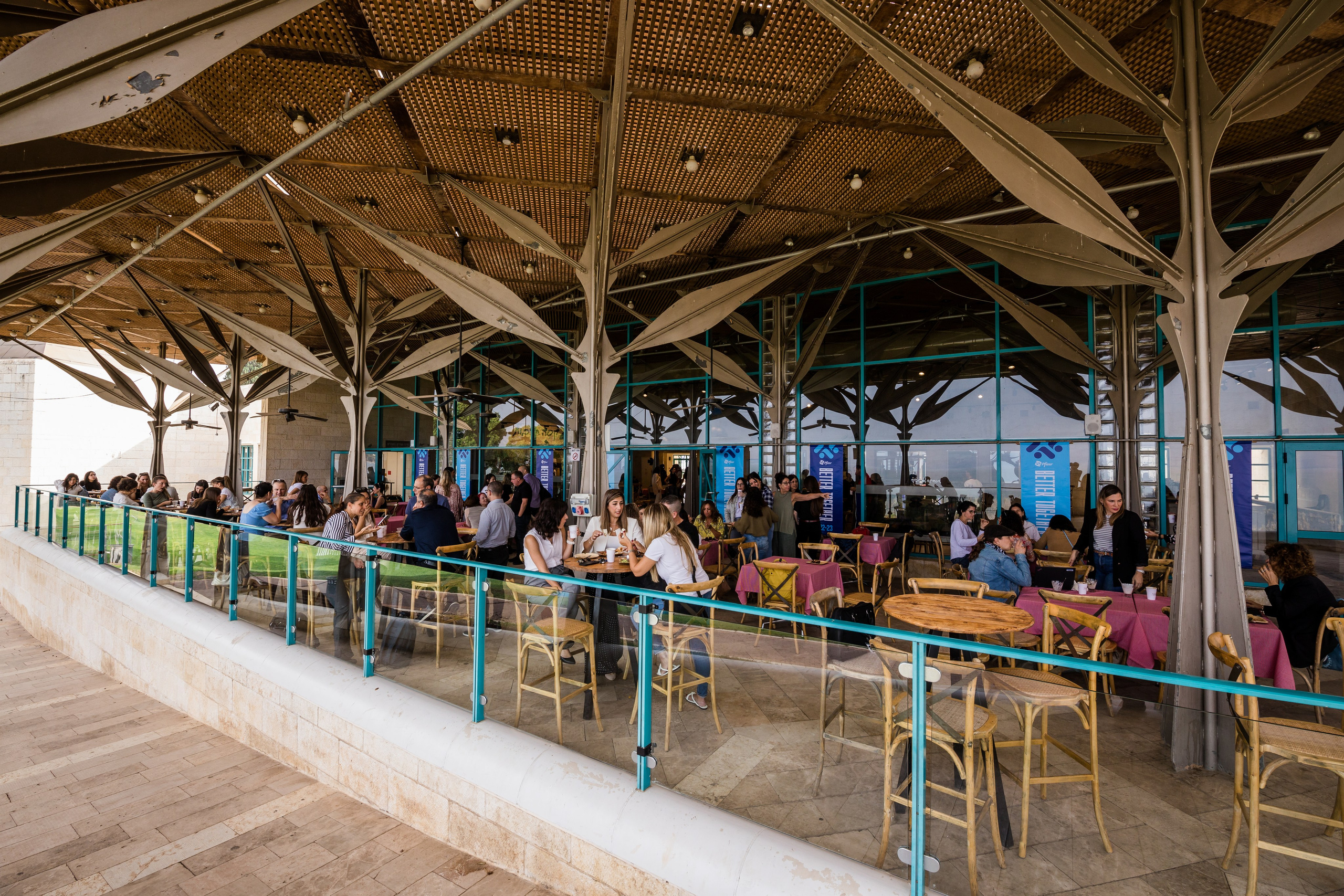 Pfizer. AMIR BUCHNIK PHOTOGRAPHER