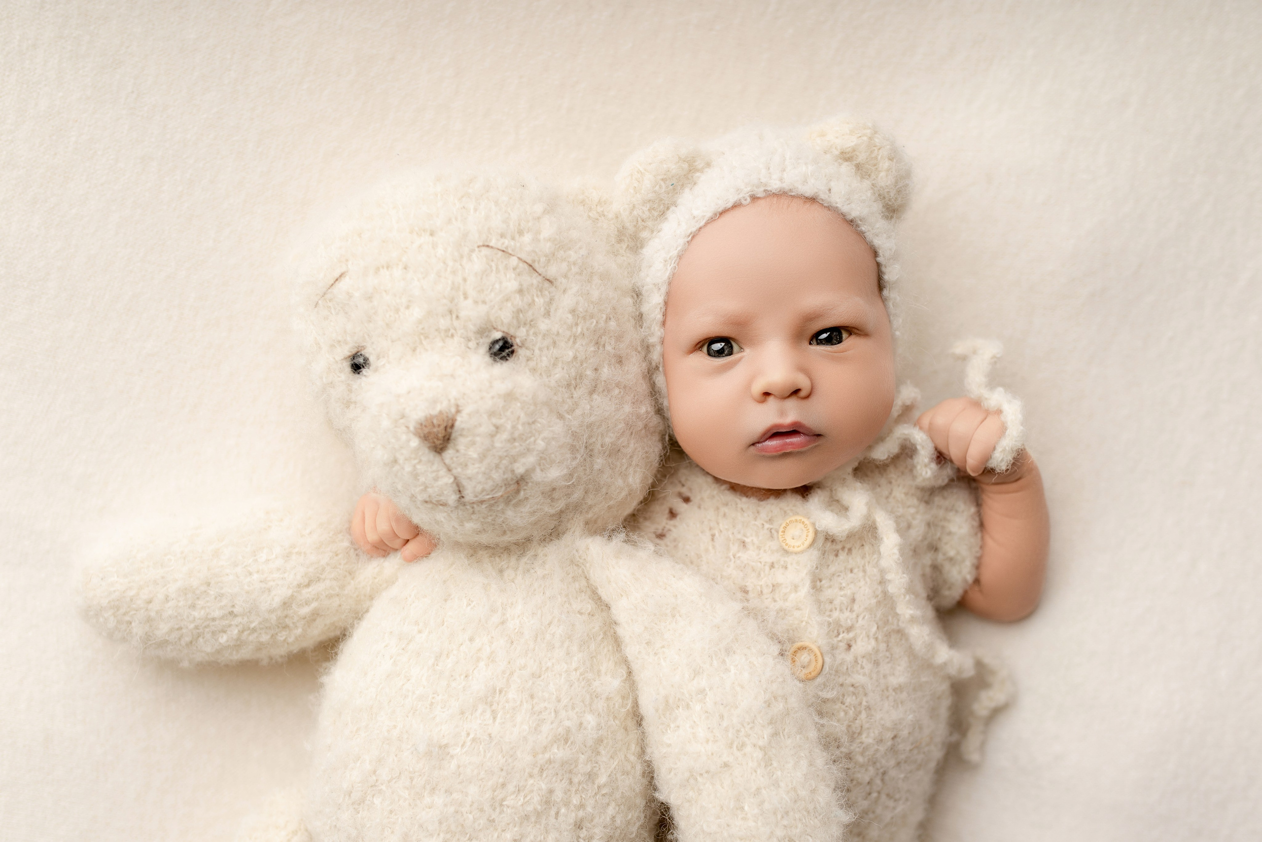 Esu Aleksandra naujagimių ir kudikių fotografė iš Vilniaus