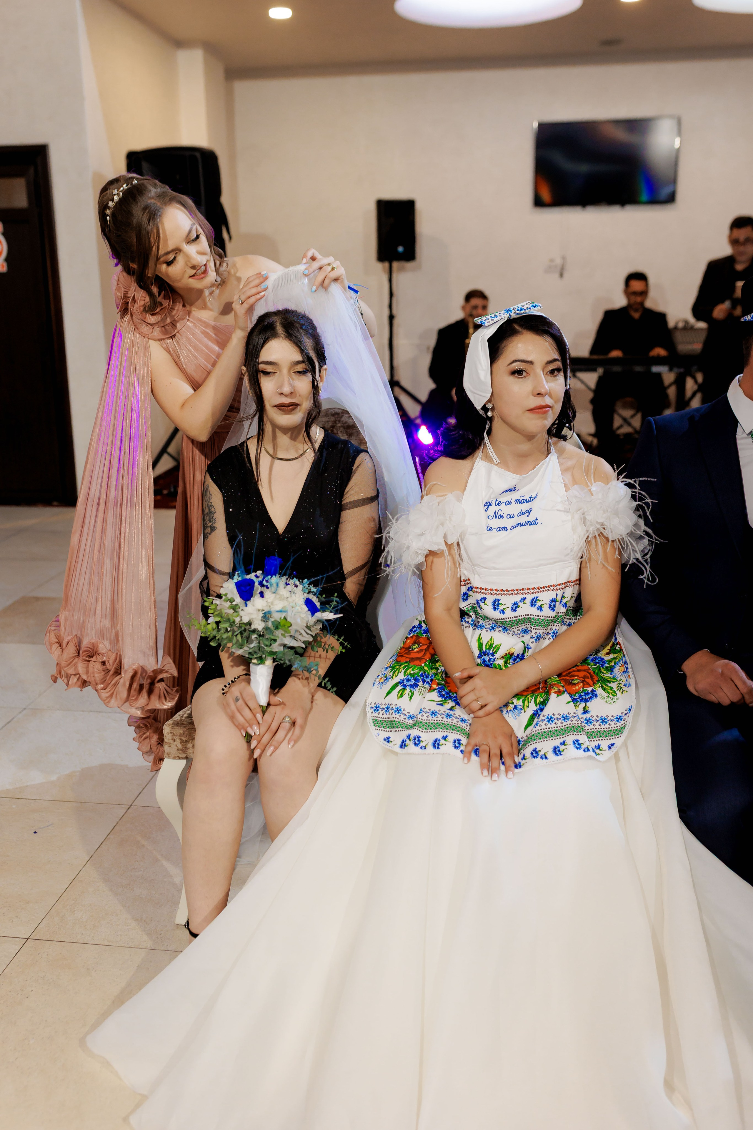 Loredana & Emilian – Ziua Nunții | Videografie - fotografie Botez Suceava, Iași, Botoșani. Servicii foto-video profesionale, pentru momente de neuitat