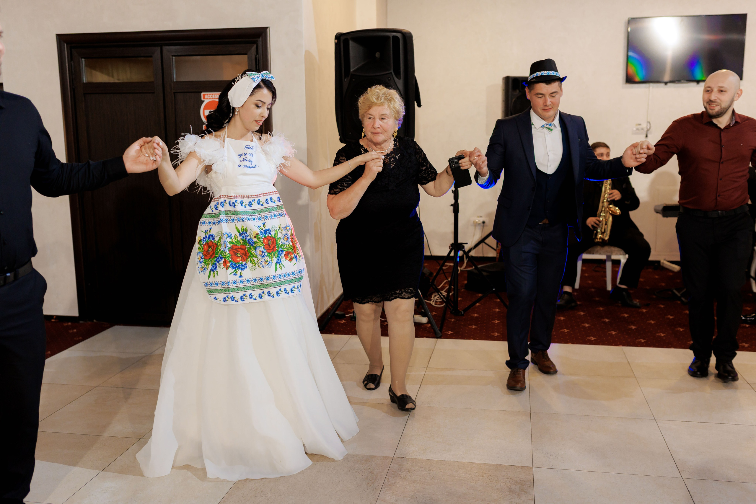 Loredana & Emilian – Ziua Nunții | Videografie - fotografie Botez Suceava, Iași, Botoșani. Servicii foto-video profesionale, pentru momente de neuitat