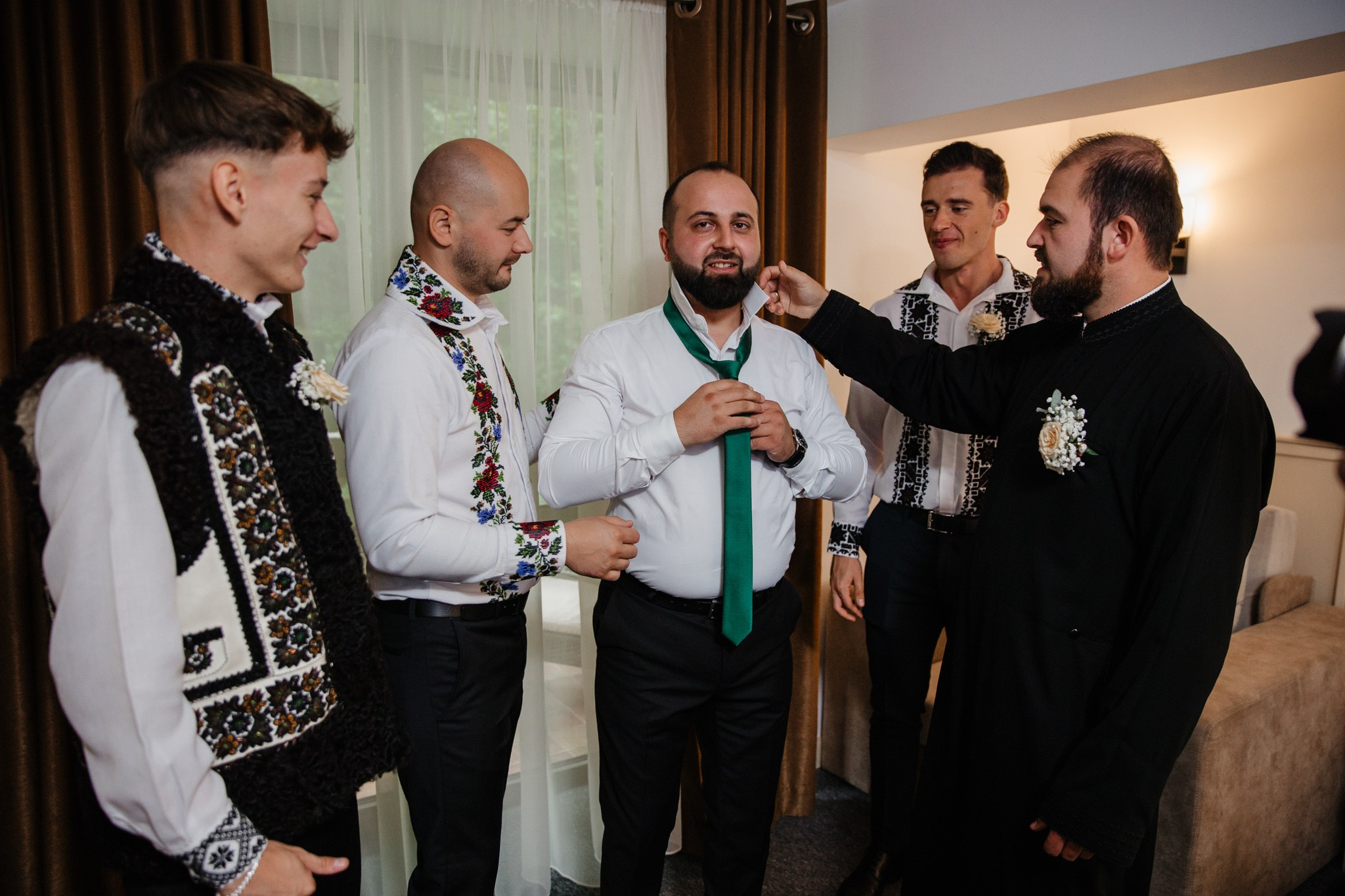 Nunta de Poveste la Sucevița: Cristi și Andreea. Servicii foto-video profesionale, pentru momente de neuitat