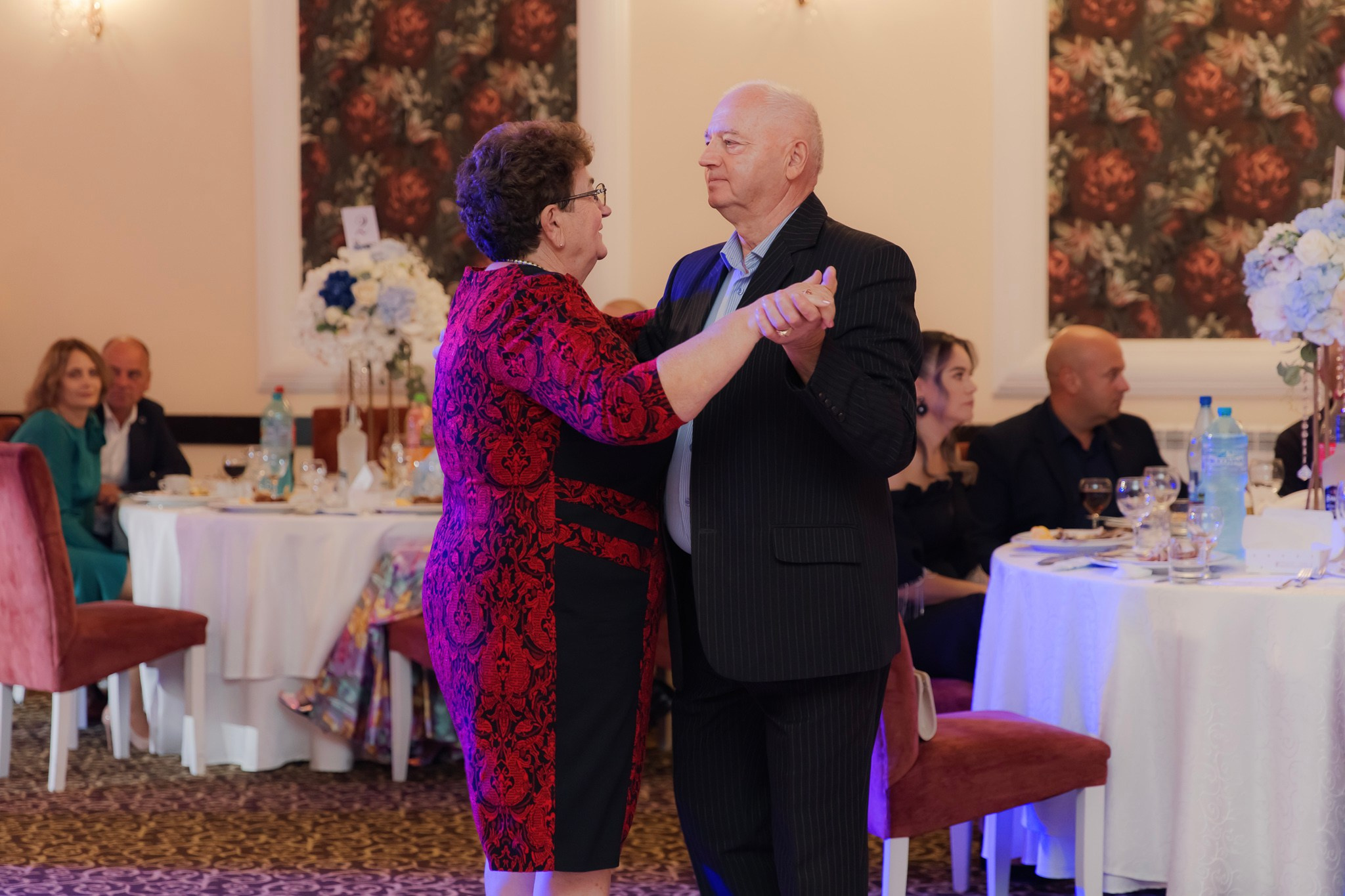 Mihai & Oana. Servicii foto-video profesionale, pentru momente de neuitat