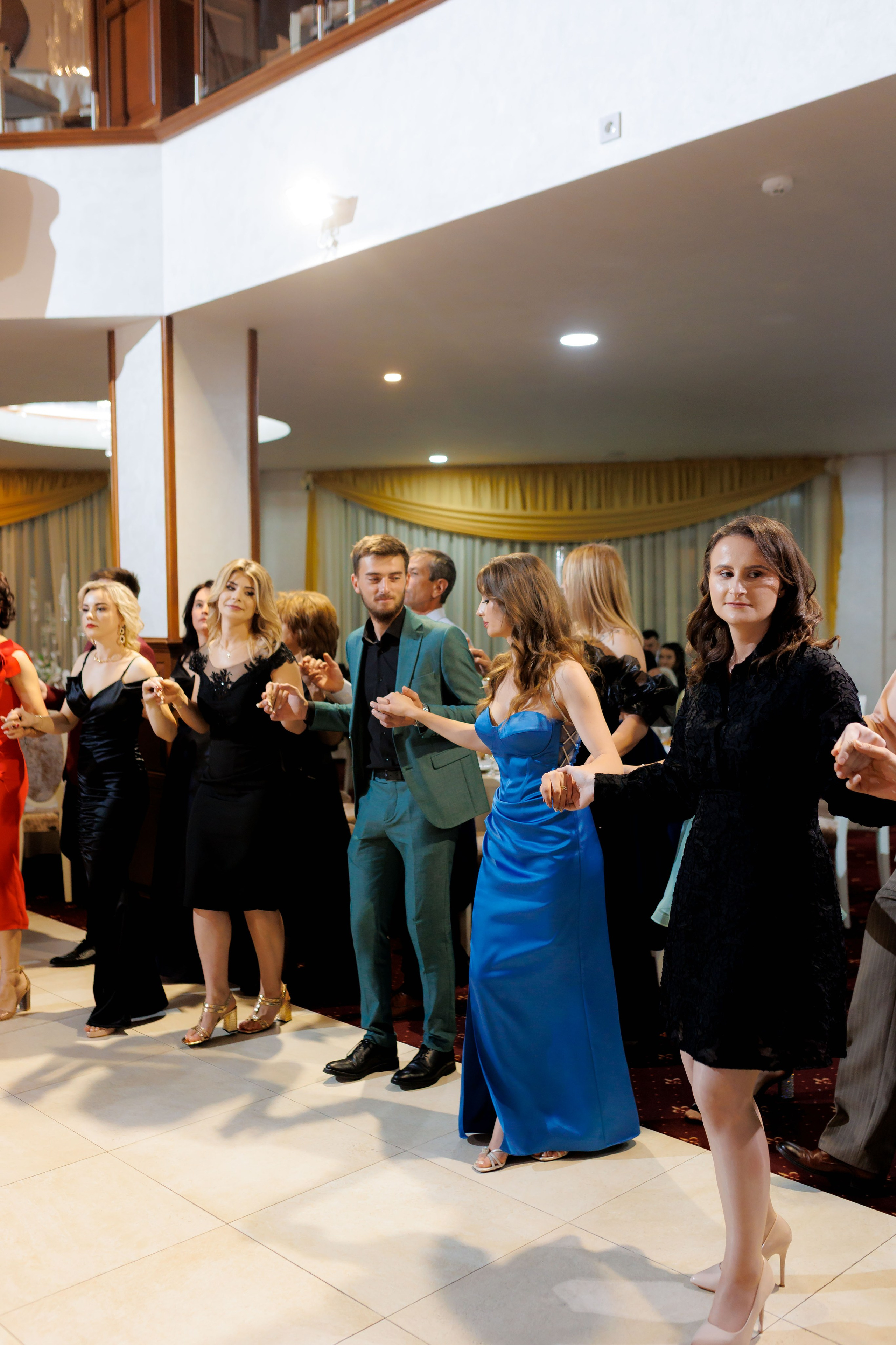 Loredana & Emilian – Ziua Nunții | Videografie - fotografie Botez Suceava, Iași, Botoșani. Servicii foto-video profesionale, pentru momente de neuitat
