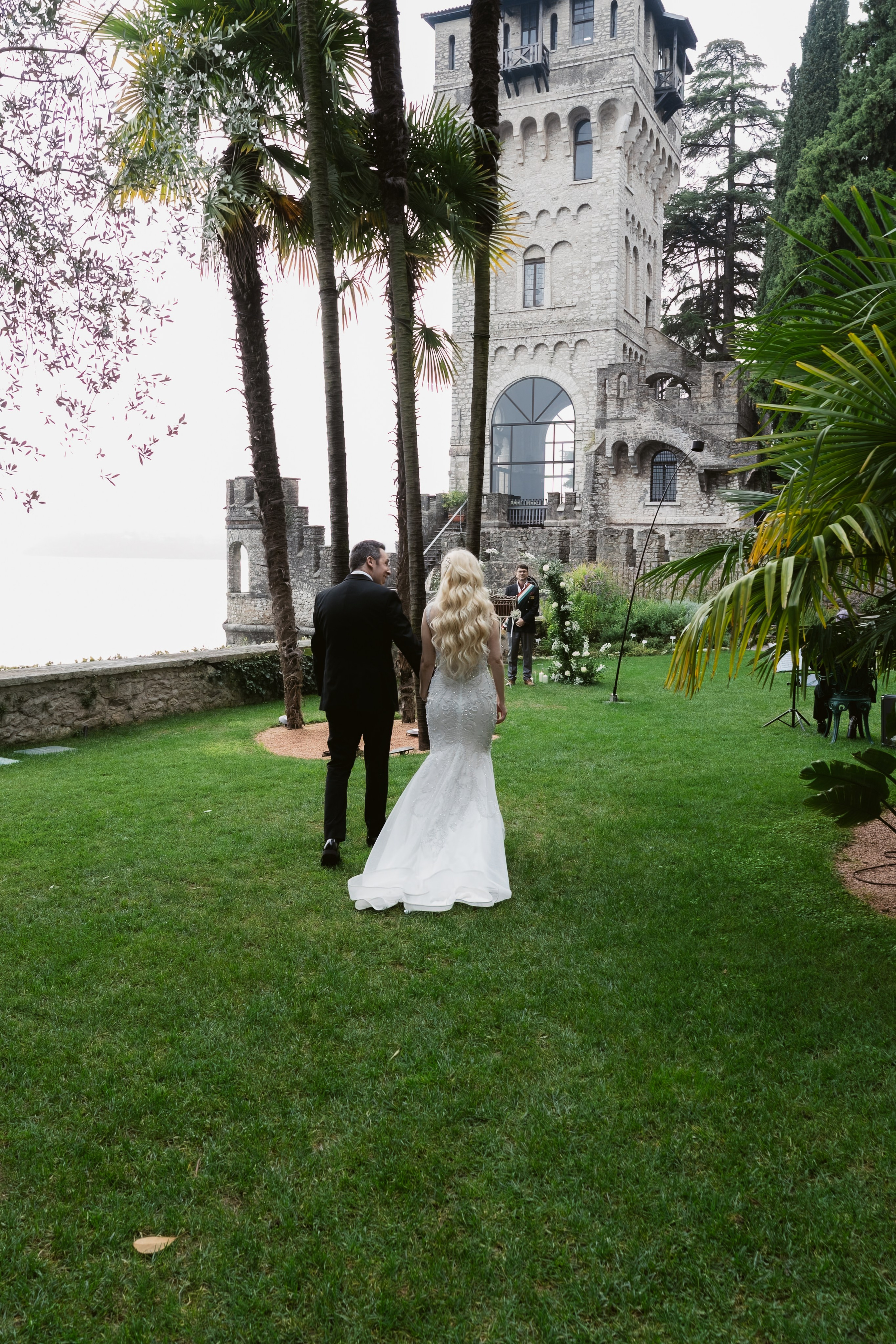 LINDSEY AND ROBERT _LAKE GARDA. PHOTOGRAPHER IN ITALY