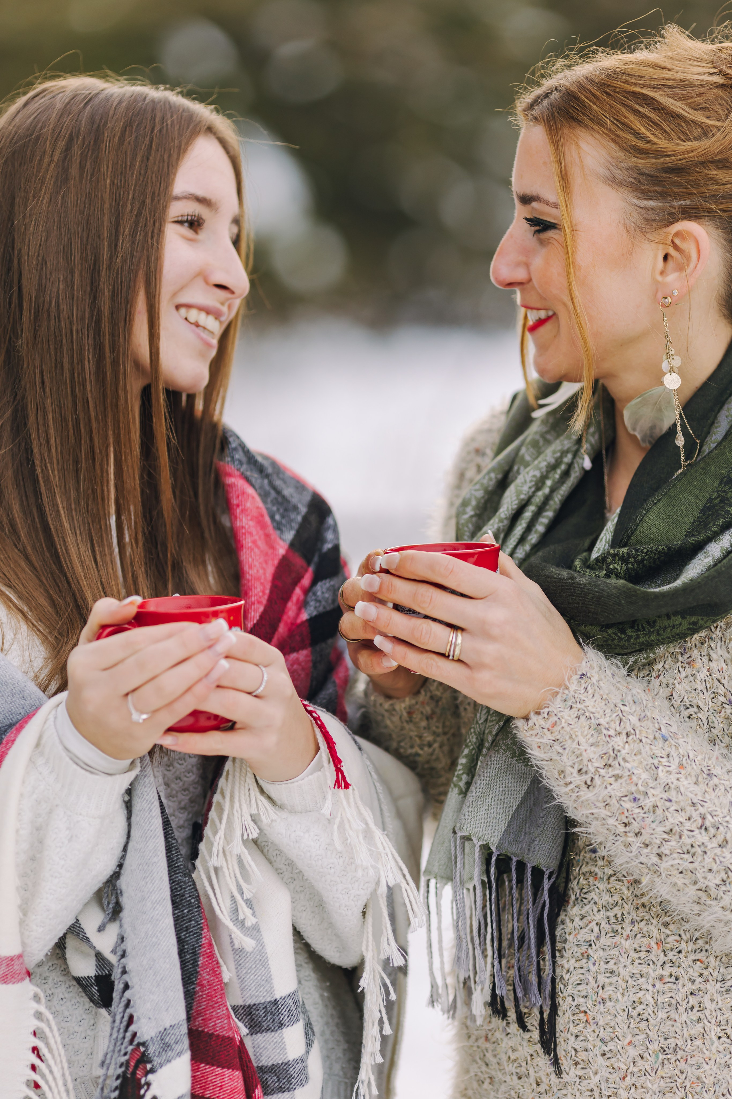 Weihnachts-Fotoshooting im Freien. Adelya Tomin
