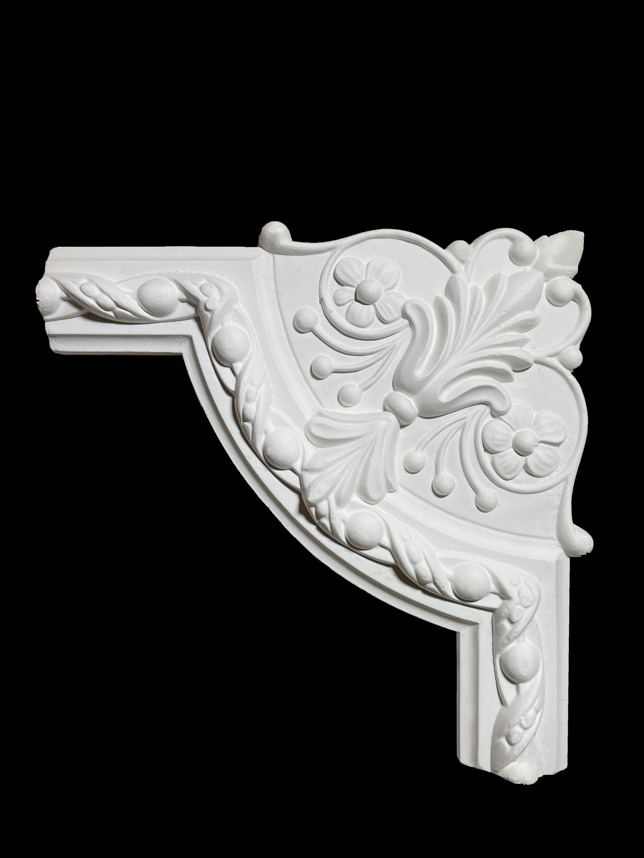 Corners. Plaster molding