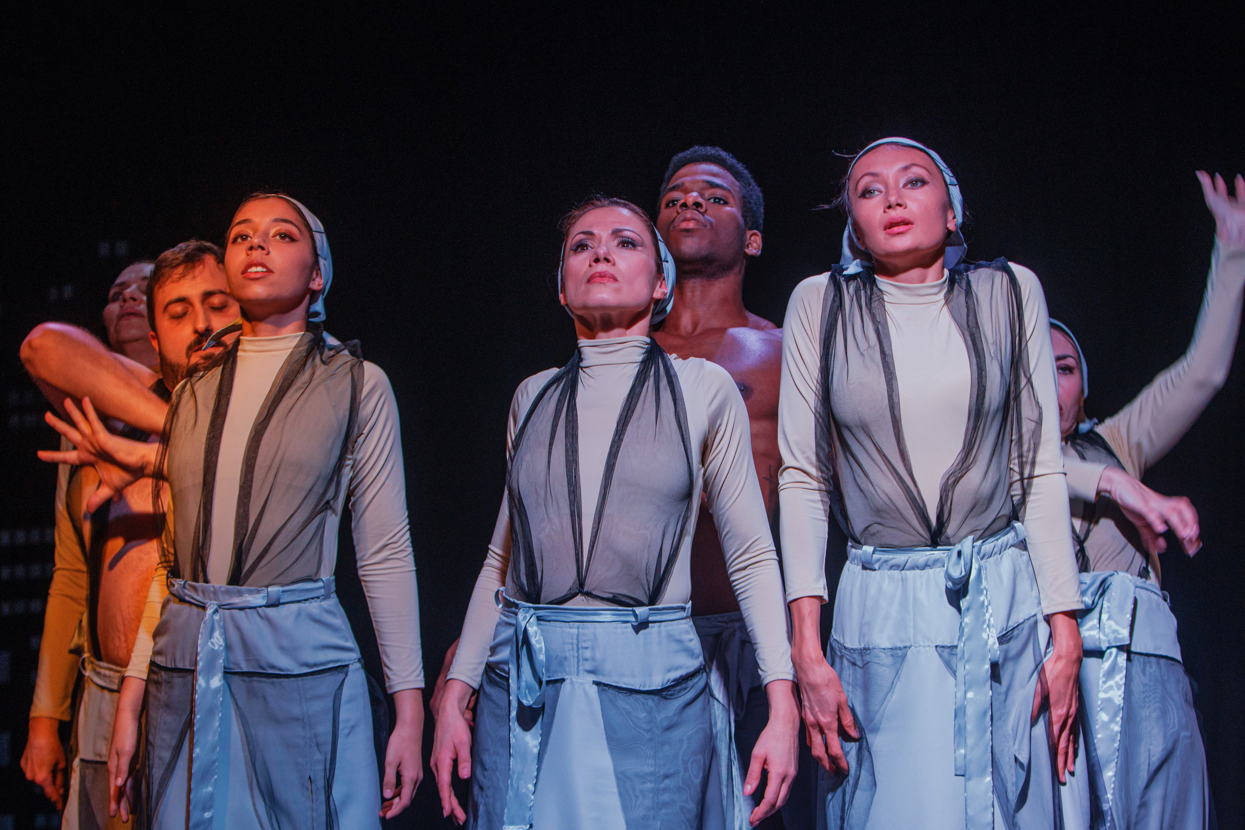 Fotos de la representación teatral en Valencia. Fotógrafo de retrato, familia y reportajes en Valencia | España | Europa Vitalii Lumier