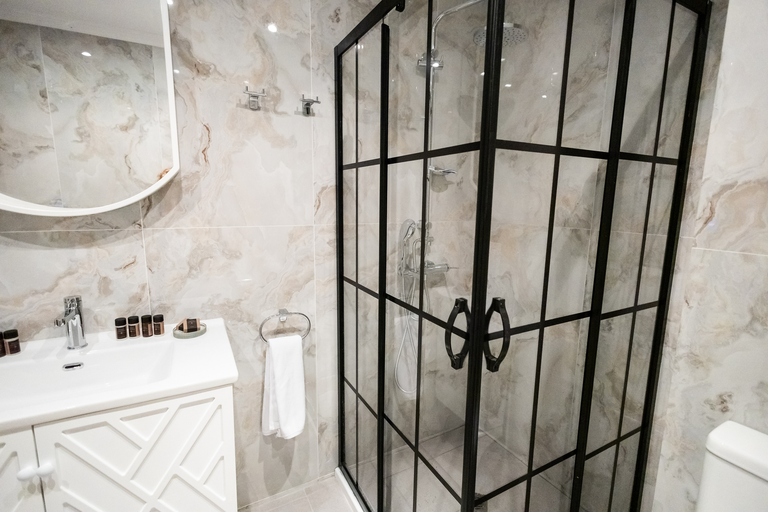 Хотел. Фотограф Ирина Йотова