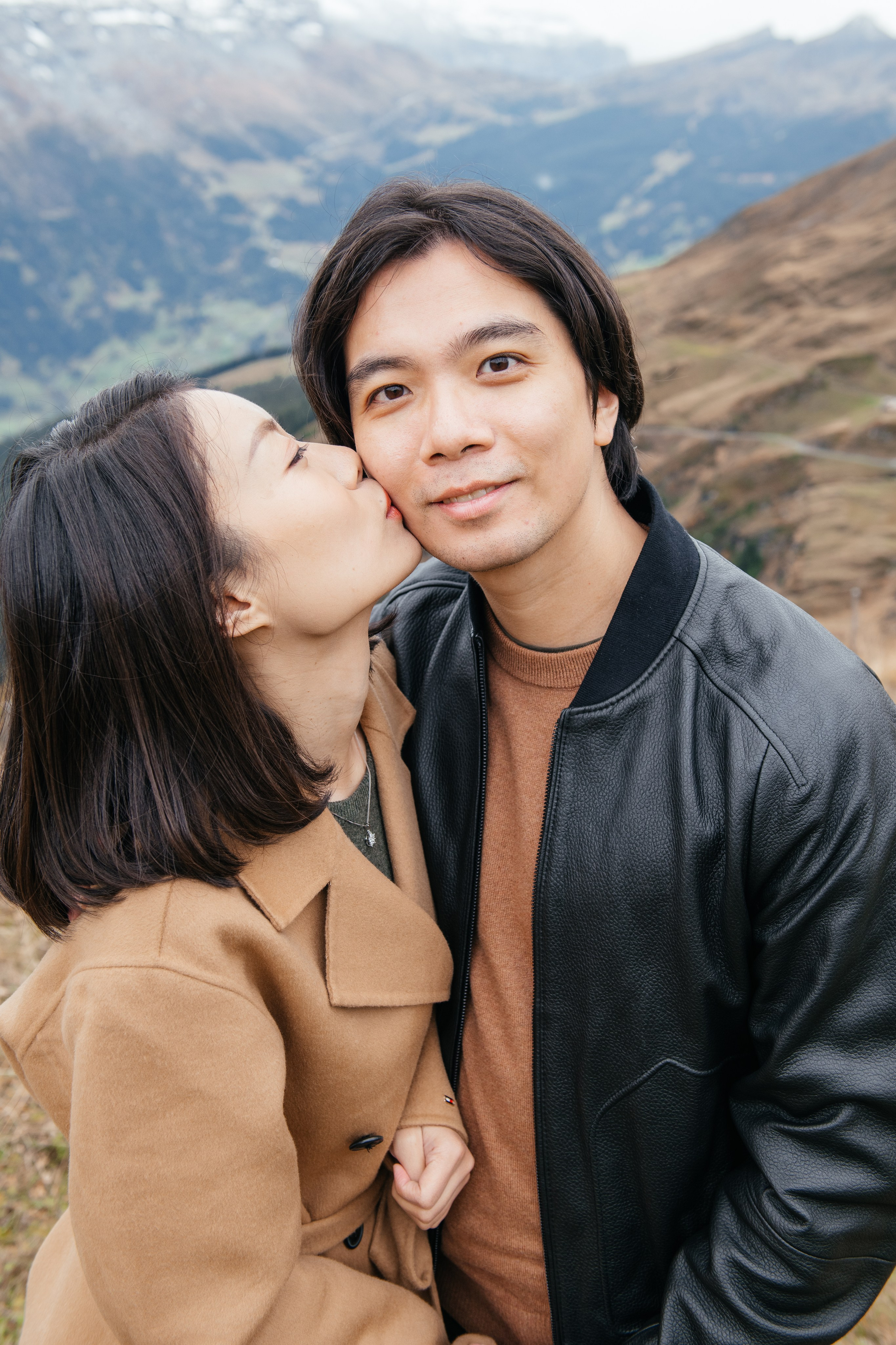 Kaiwen & Xiaoming Grindelwald, Switzerland. I am Elena Altendorfer. Wedding photographer in Zurich and Switzerland