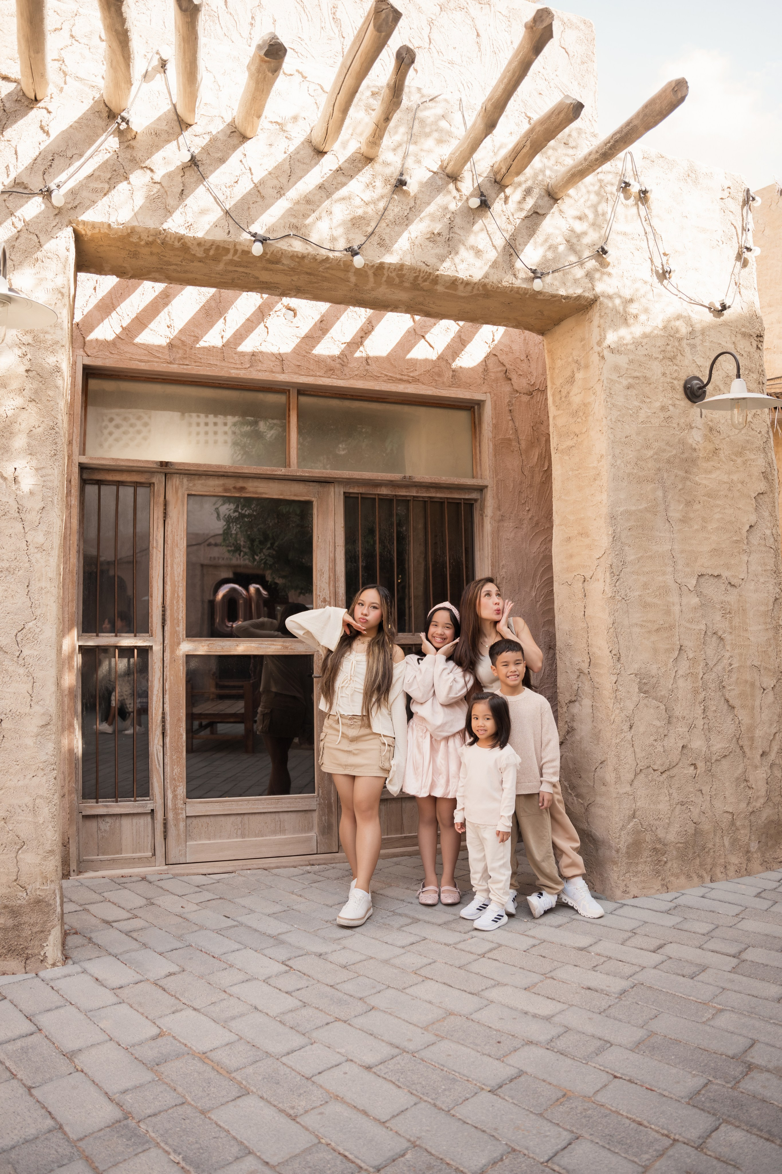Happy 10 years in Old Town. Angela Iakovleva — Family Photographer in Dubai