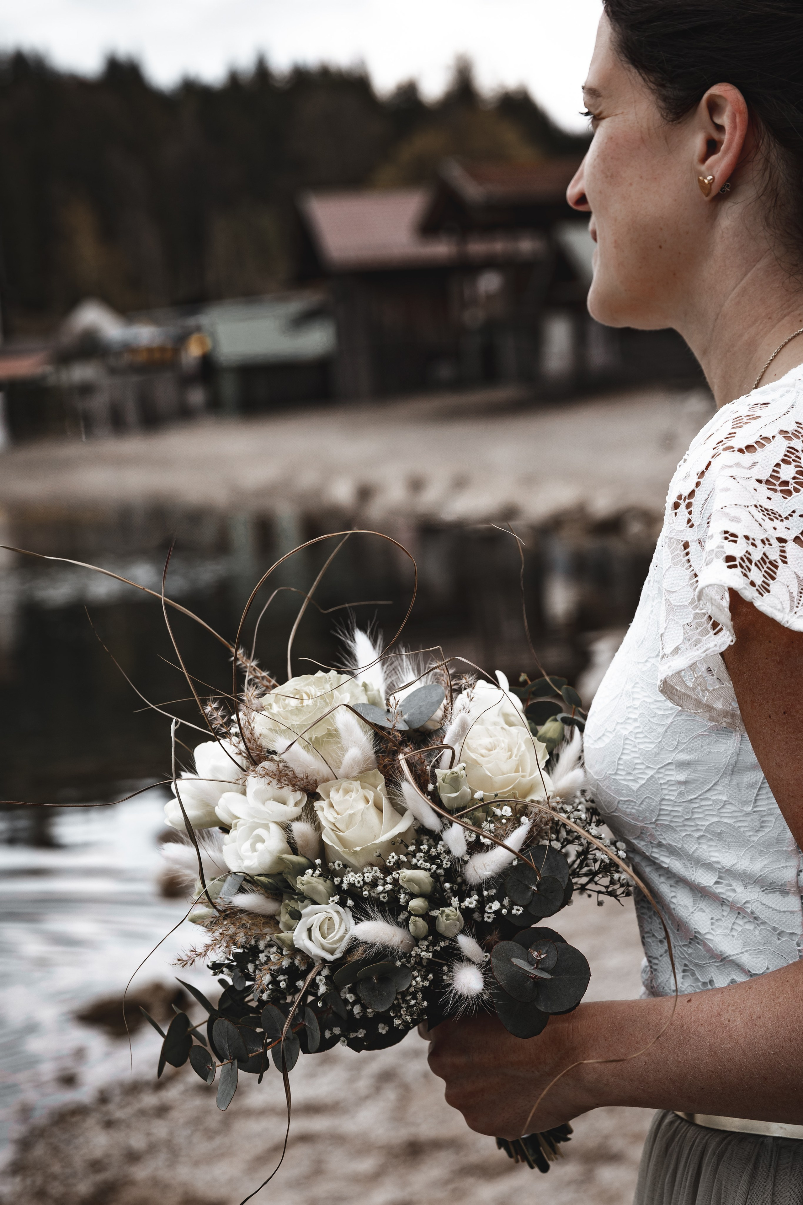 Standesamtliche Hochzeiten in Bayern: Erfahrener Fotograf fängt Ihre besonderen Momente in Garmisch-Partenkirchen, Schliersee und am Eibsee ein.