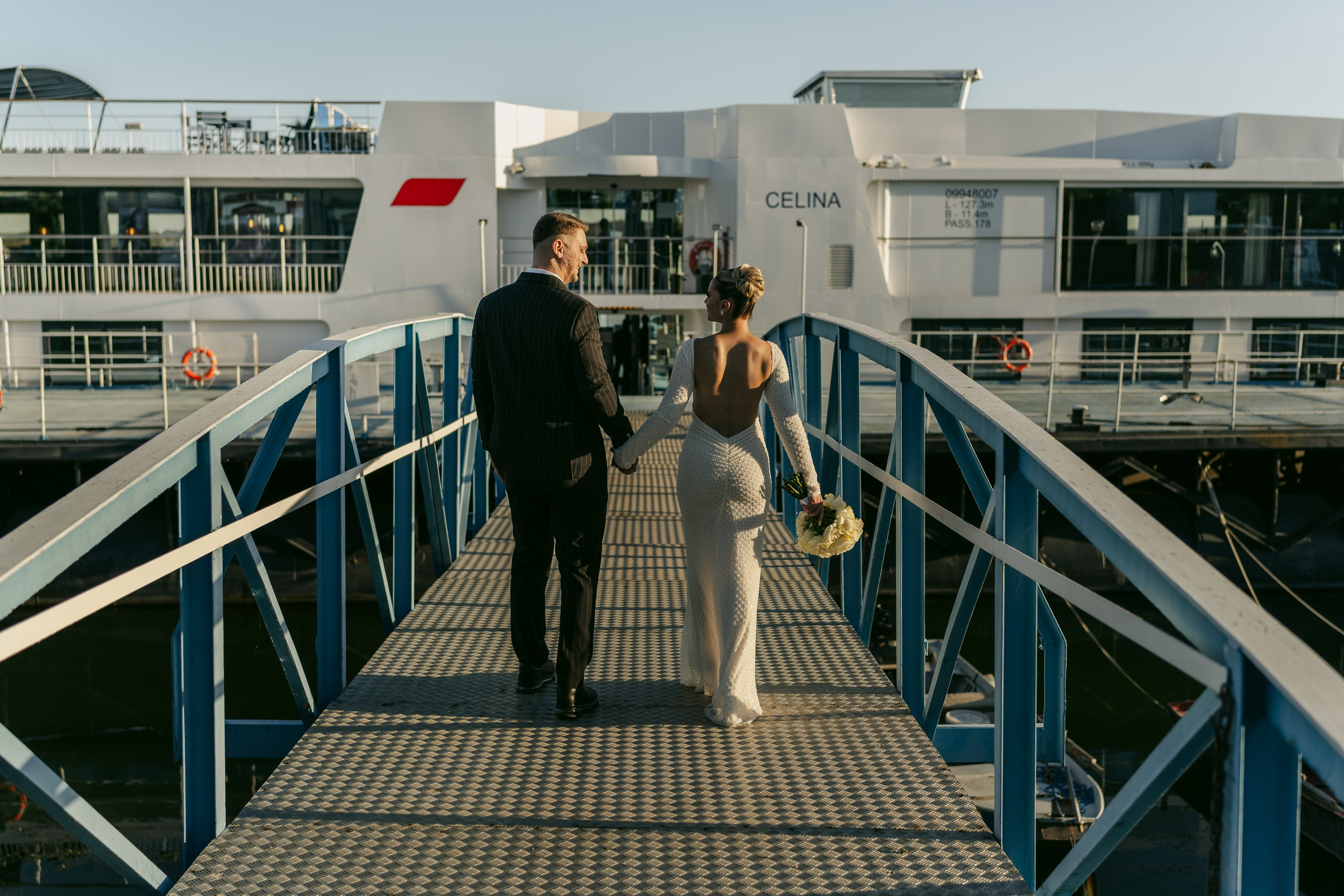 Cununia civilă a lui Tudor și Mădălina – eleganță, emoție și lumină. Event, portrait, and lifestyle photographer