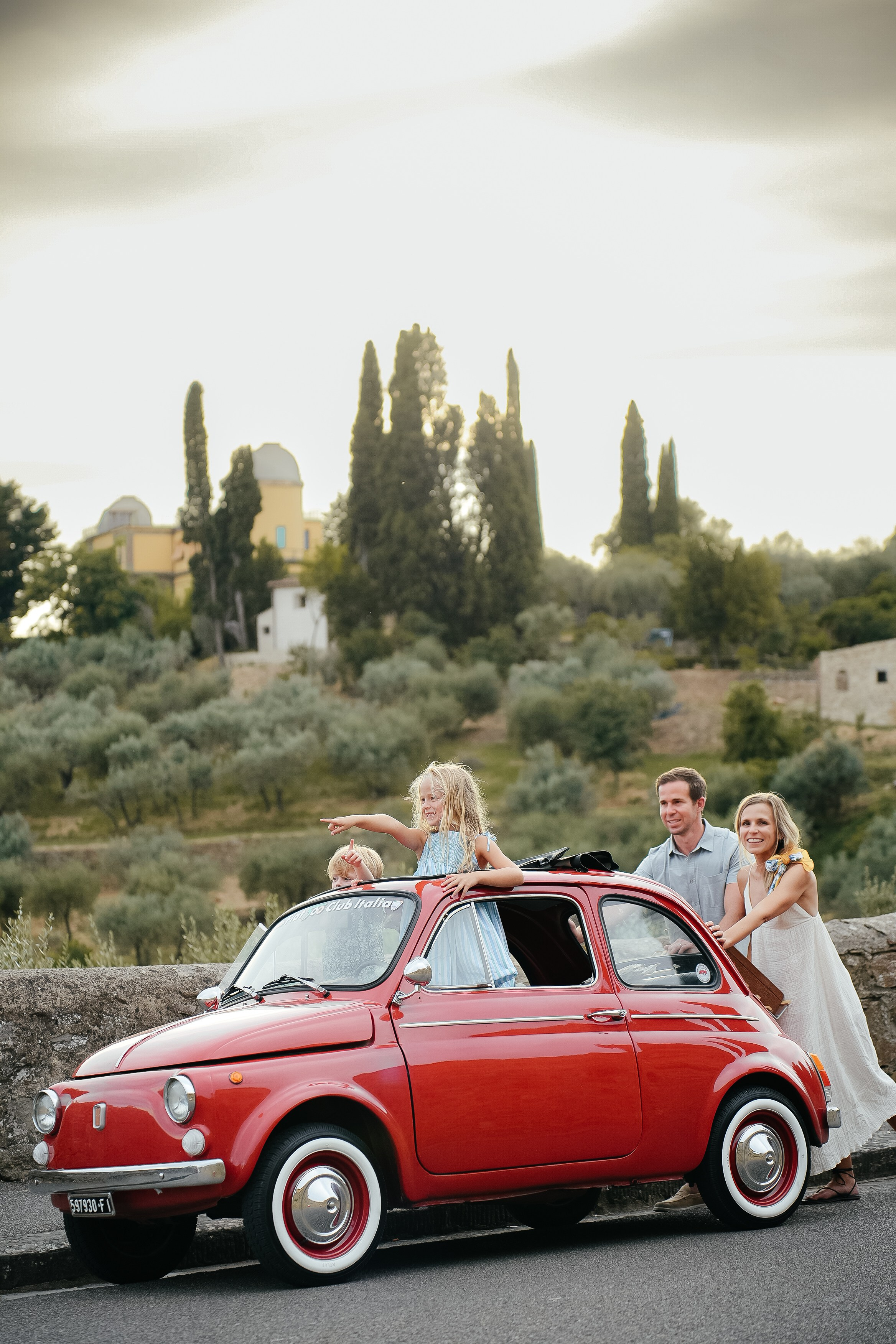 Nicole & Family. Wedding Photographer in Italy