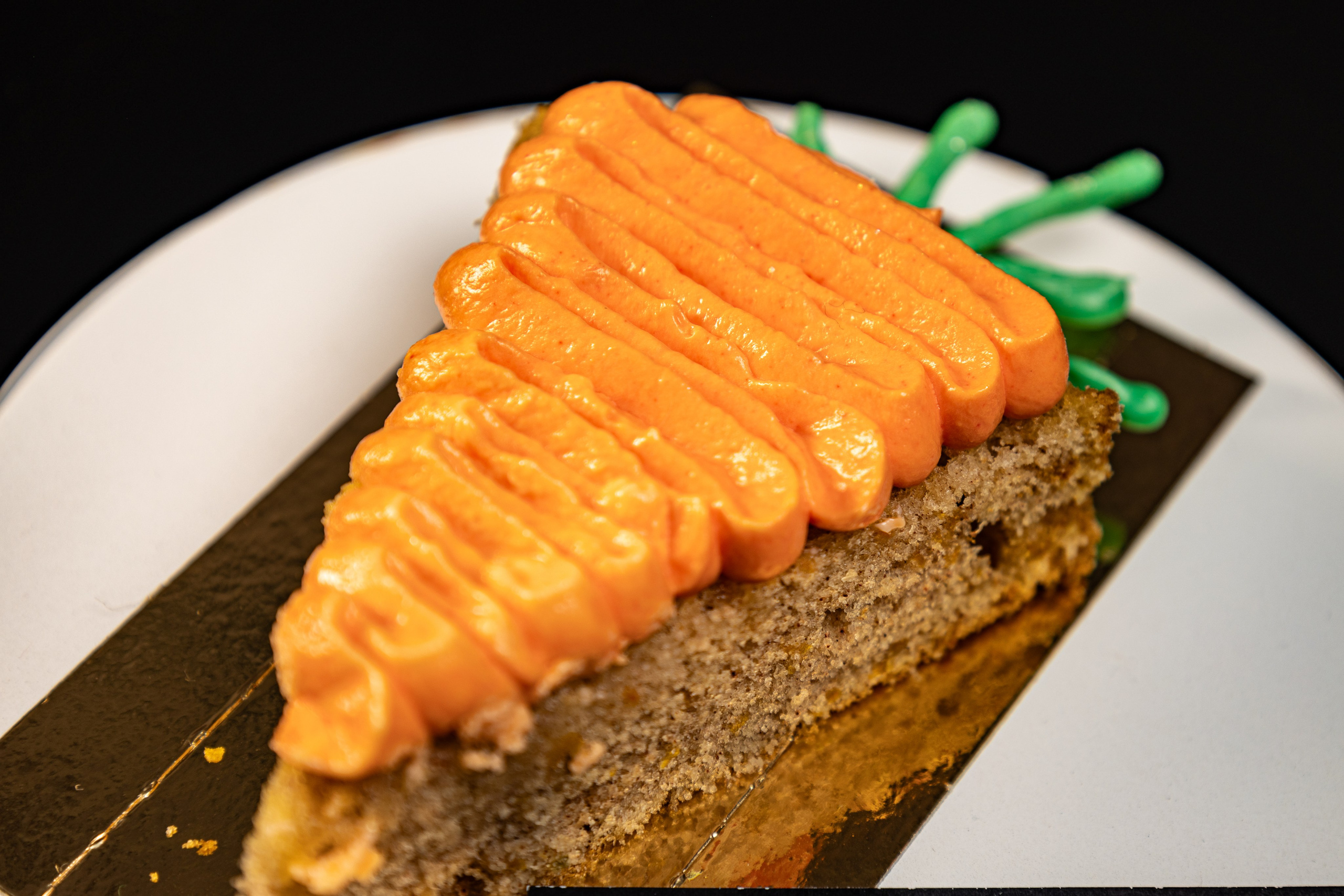 Fotograf. Lucrez cu oameni, produse și spații. Portret și fotografie creativă. Bacău, România. Lidia Savinoiu