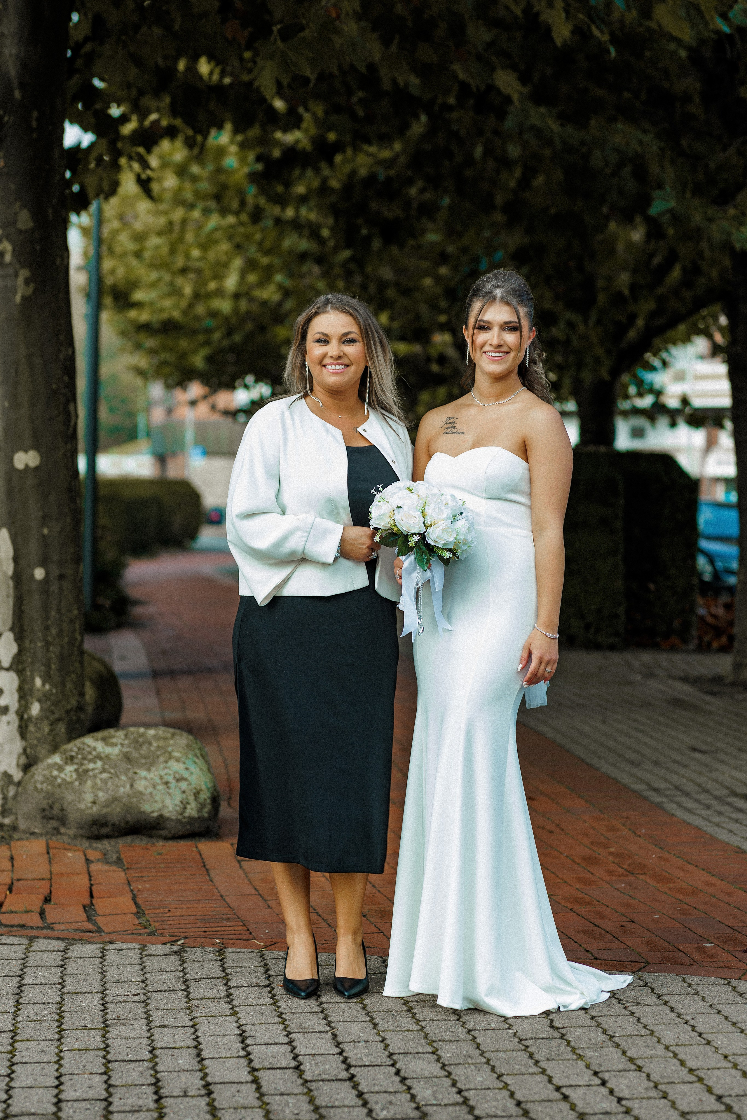 Hochzeitsfotografie im Schloss Arensburg: Ein Tag voller Liebe. Hochzeitsfotograf und Hochzeitsvideograf aus Hamburg | Roka21Film