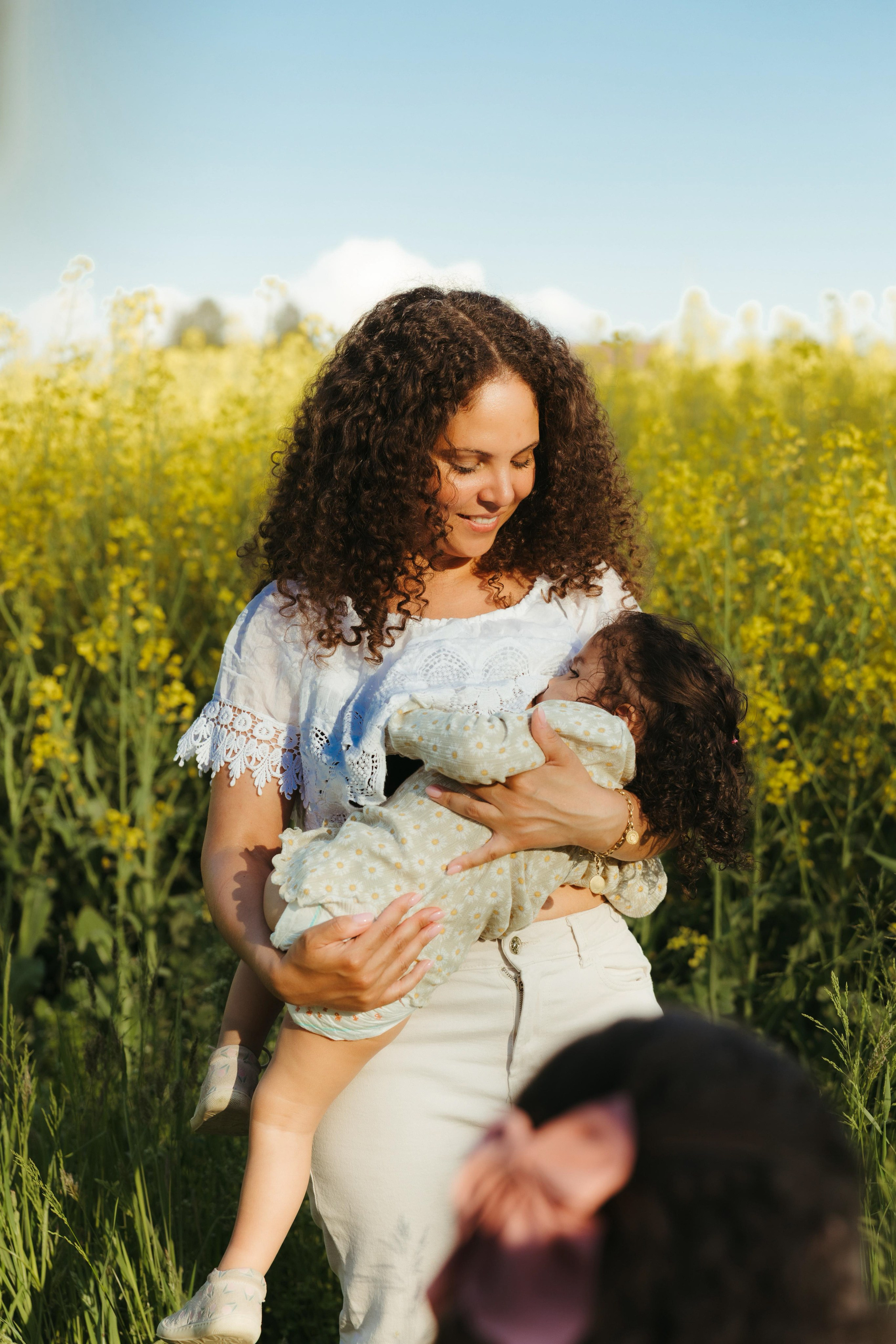 Mädels unter sich. Familienfotografin in Bern, Schweiz