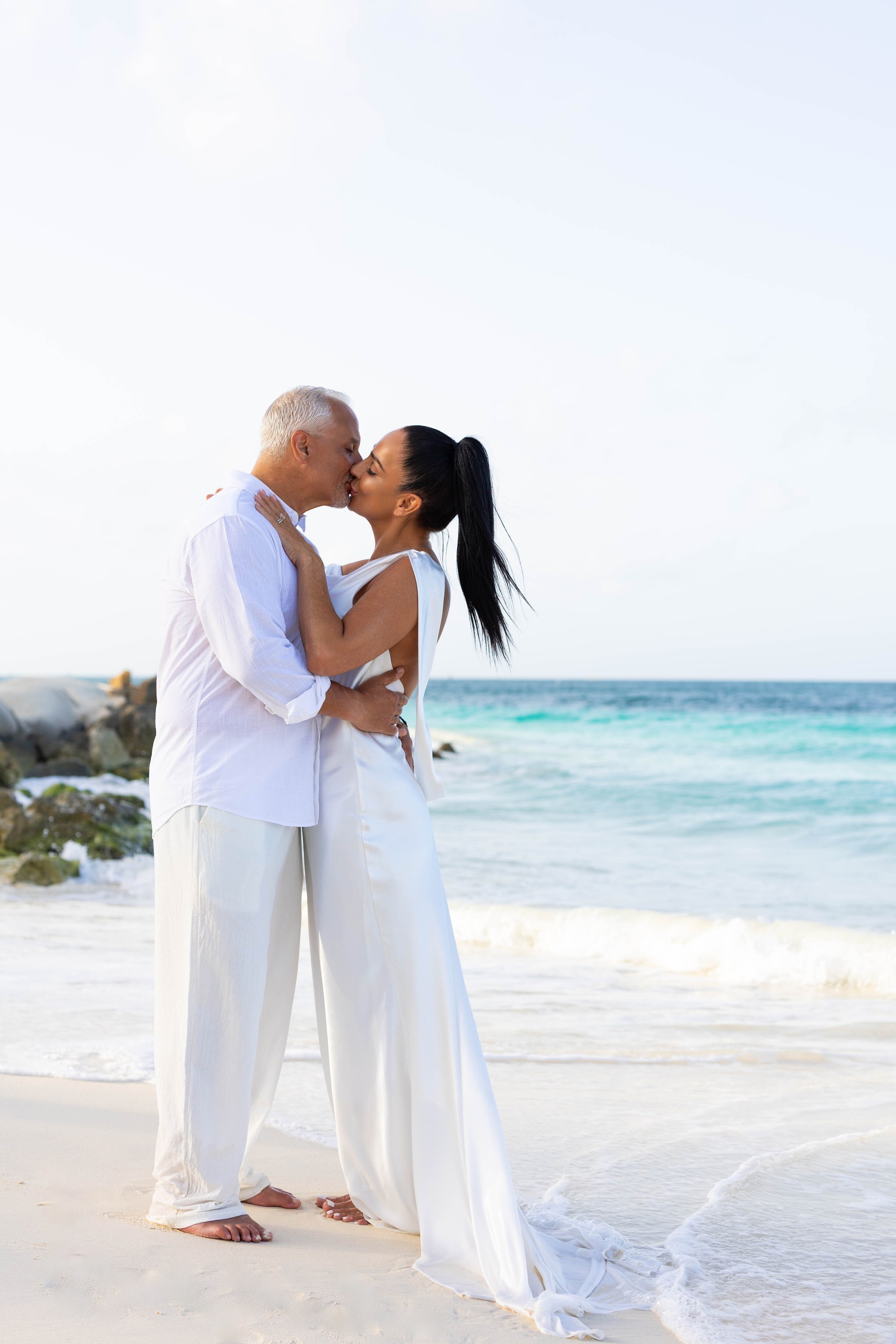 Elopement and Wedding. Lifestyle Photographer
