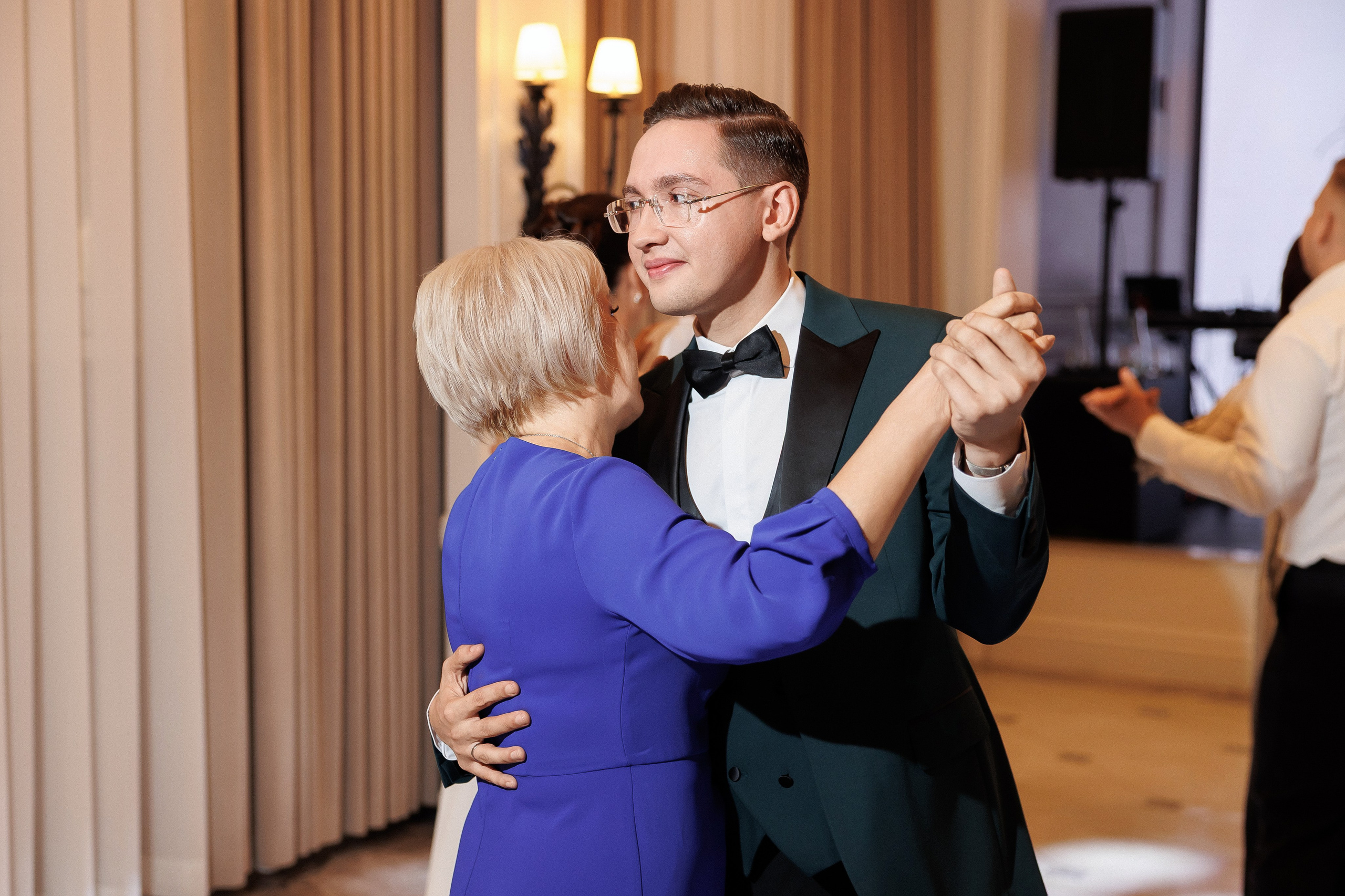 Serghei & Erica — Queen Residence. Servicii Foto și Video 067188353