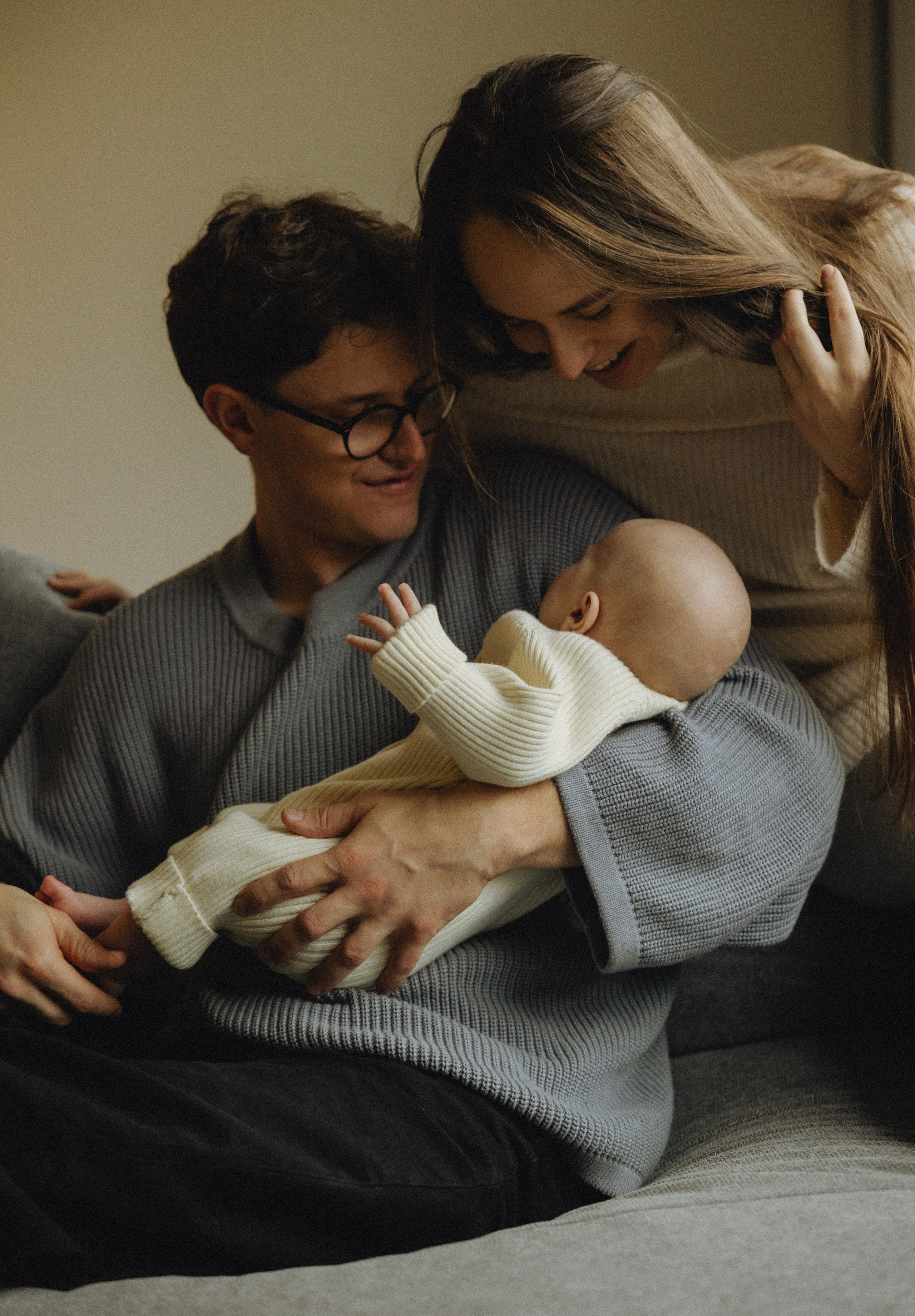 Naujagimio fotosesija namuose | 2025. Vestuvių ir šeimų fotografė Lena Bondarenko / belove photo