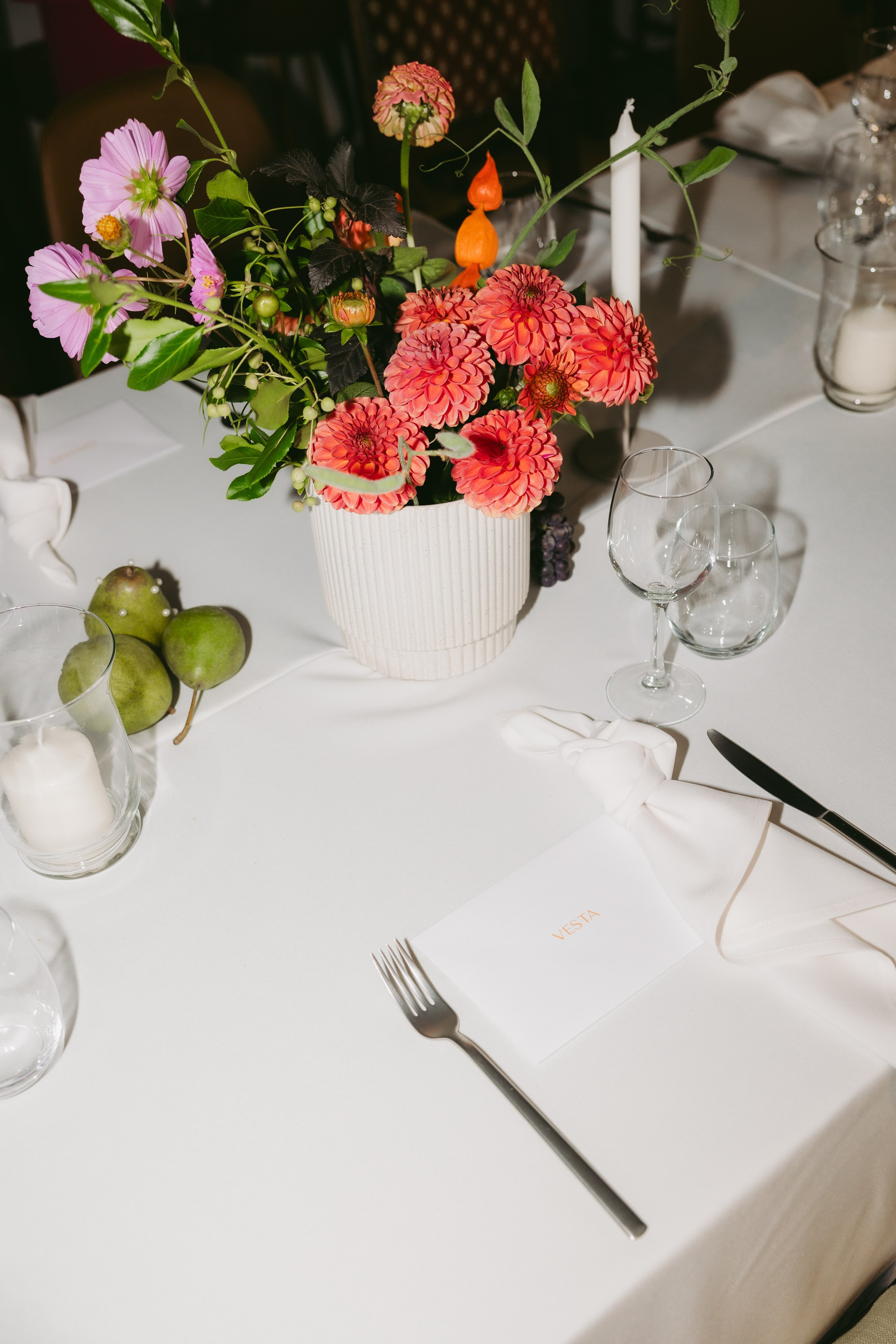 Miglė ir Mindaugas | 2024 | MIESTO VESTUVĖS. Vestuvių ir šeimų fotografė Lena Bondarenko / belove photo