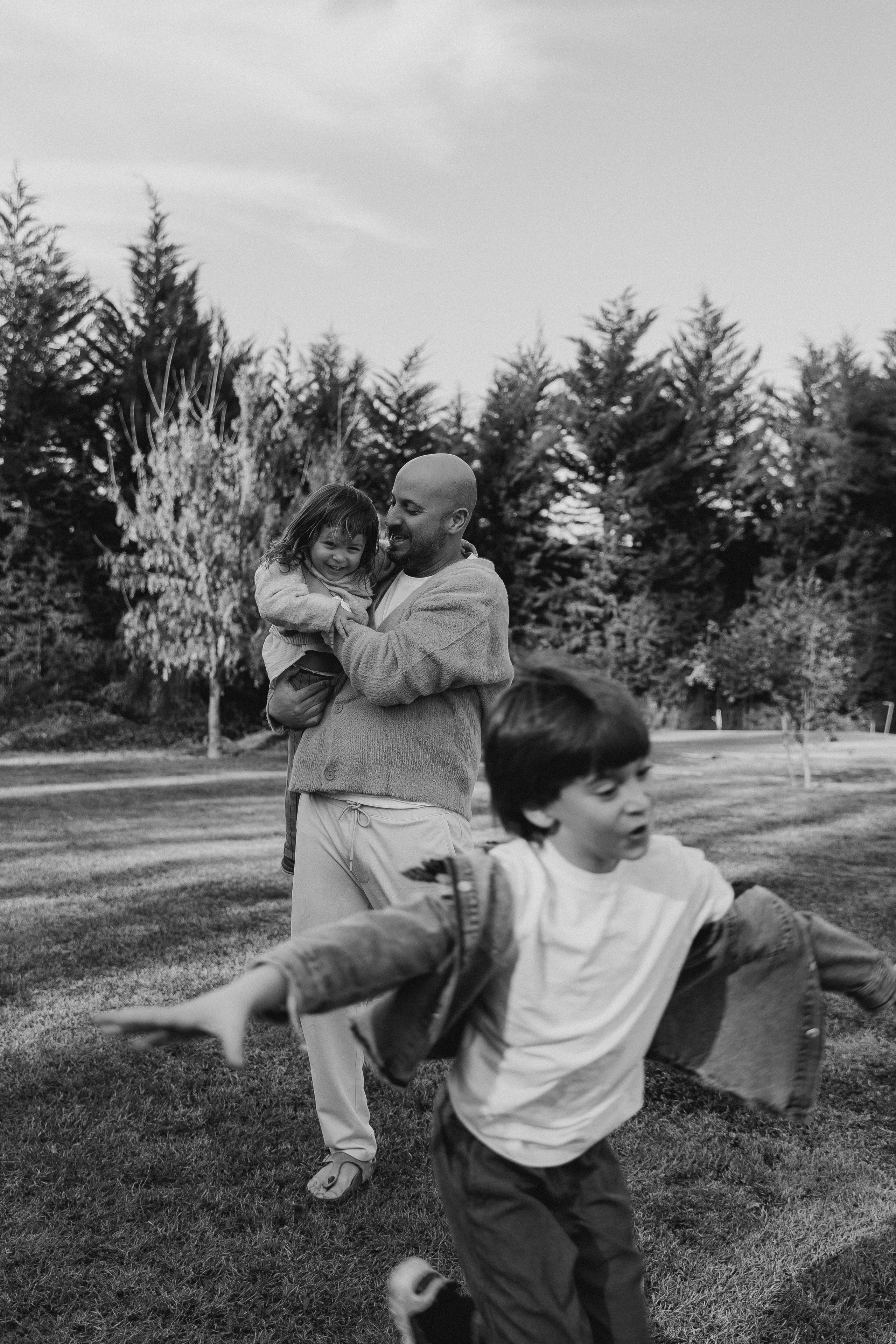 Sesión de fotos familiar en casa — Momentos reales y acogedores. Photographer in Santiago, Chile Anna Almazova