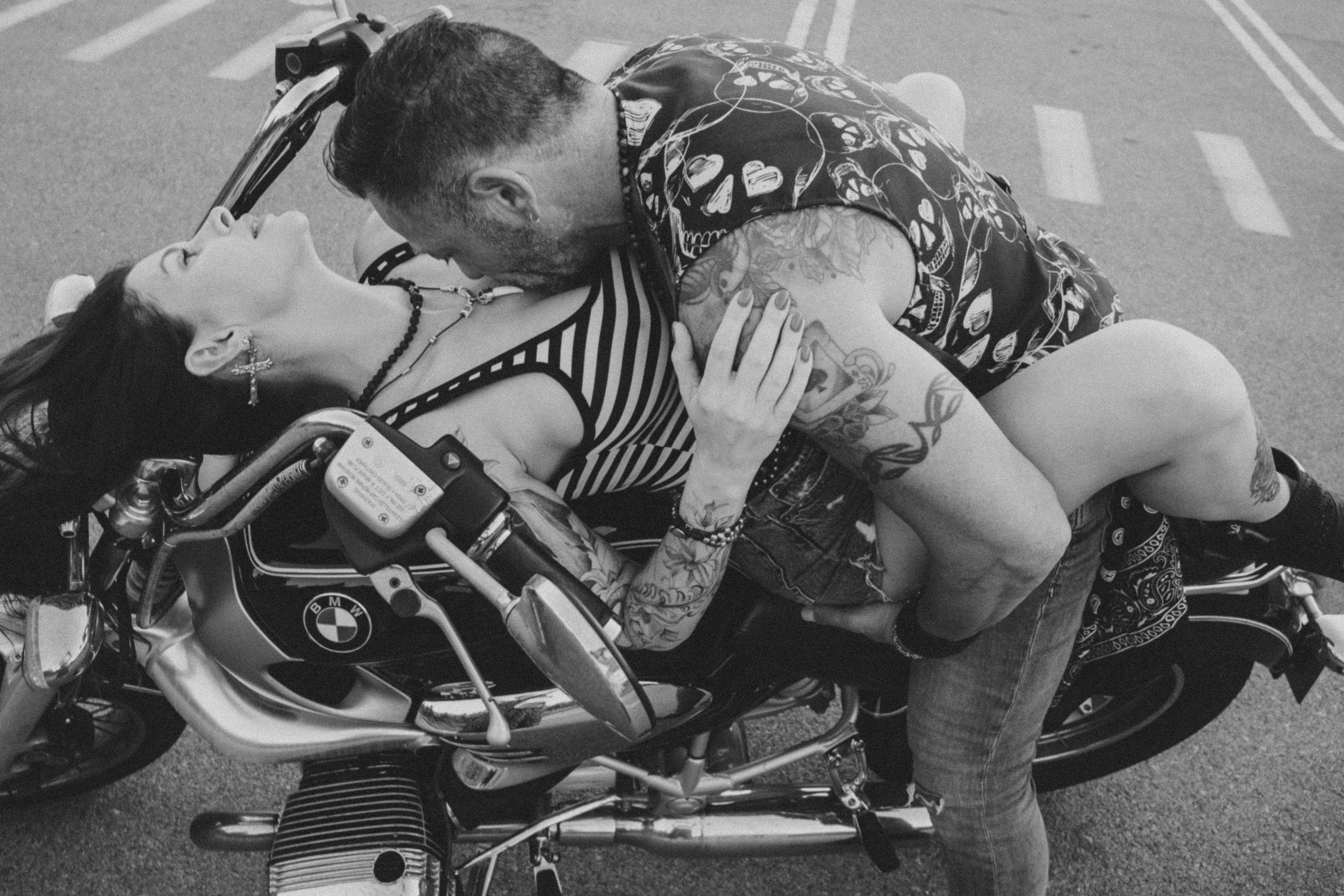 Фотосессия пары на мотоцикле. Профессиональная фотосъемка в Калафелле — Елена Медведева