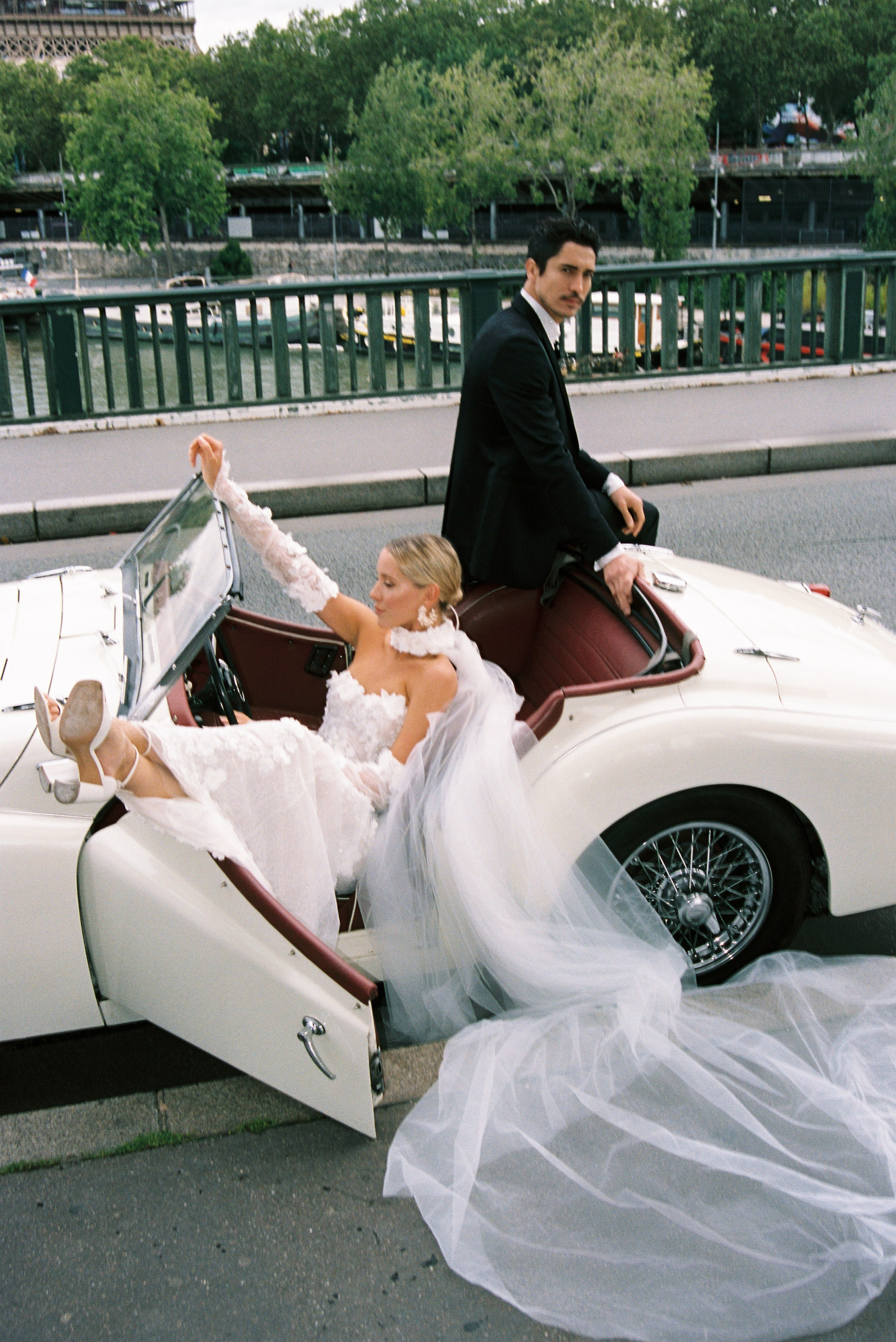 Romantic Photoshoot in Paris — Paris, the City of Love