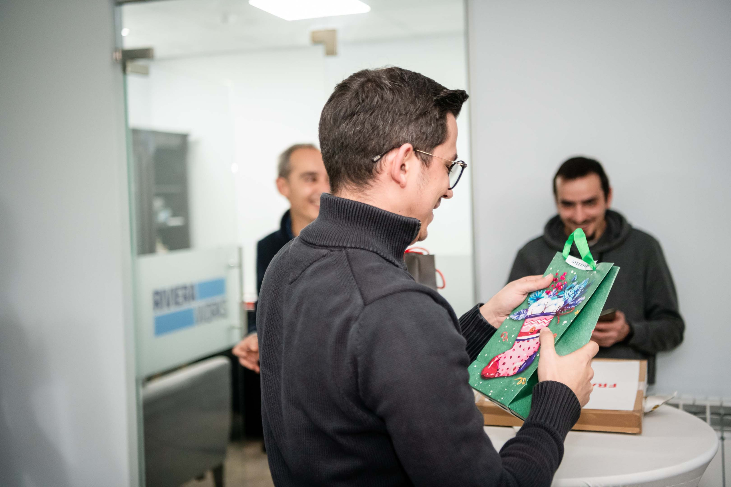 Petreceri corporate. Mugurel anghel
