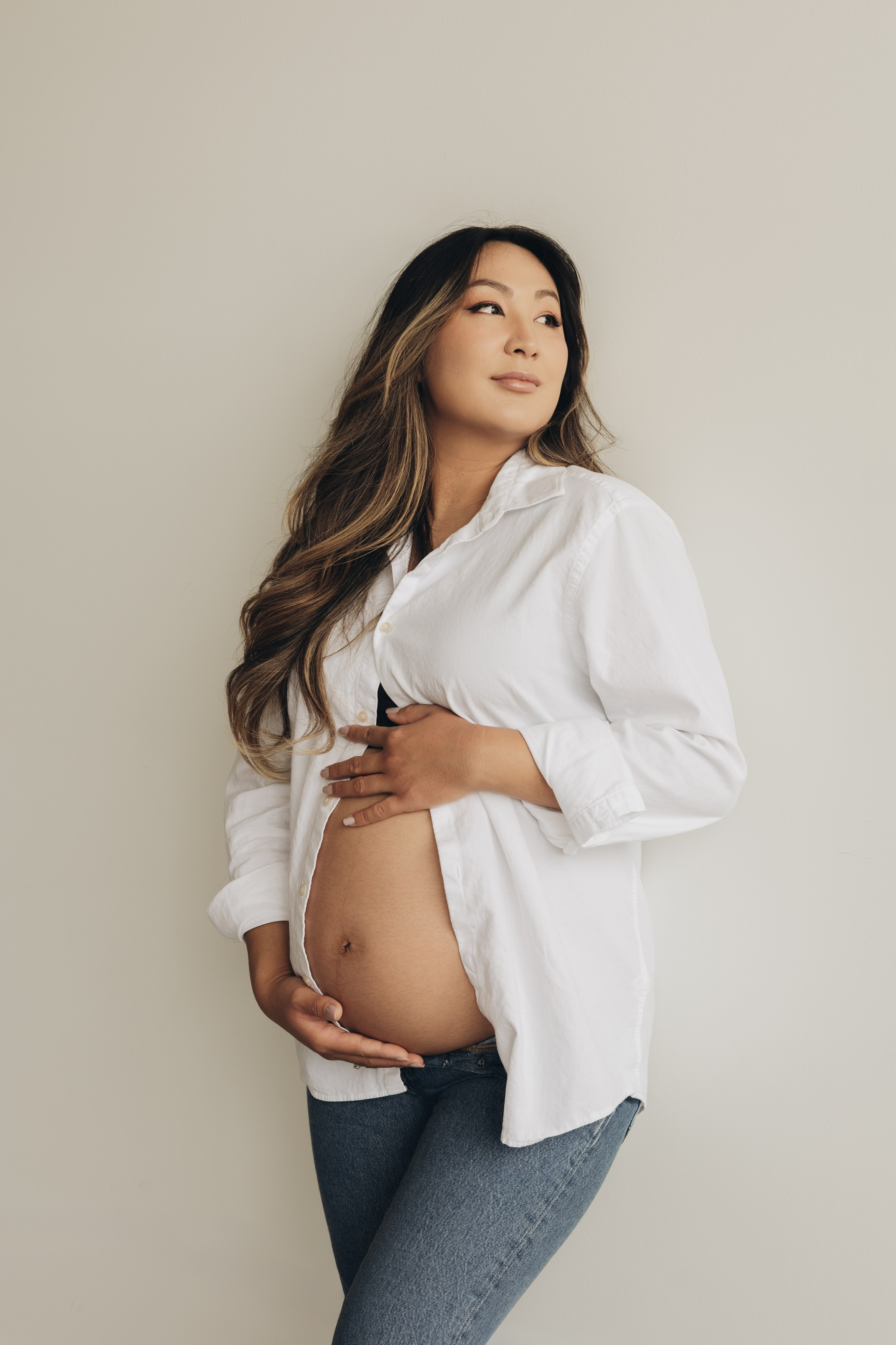 Elegant maternity portraits in chicago