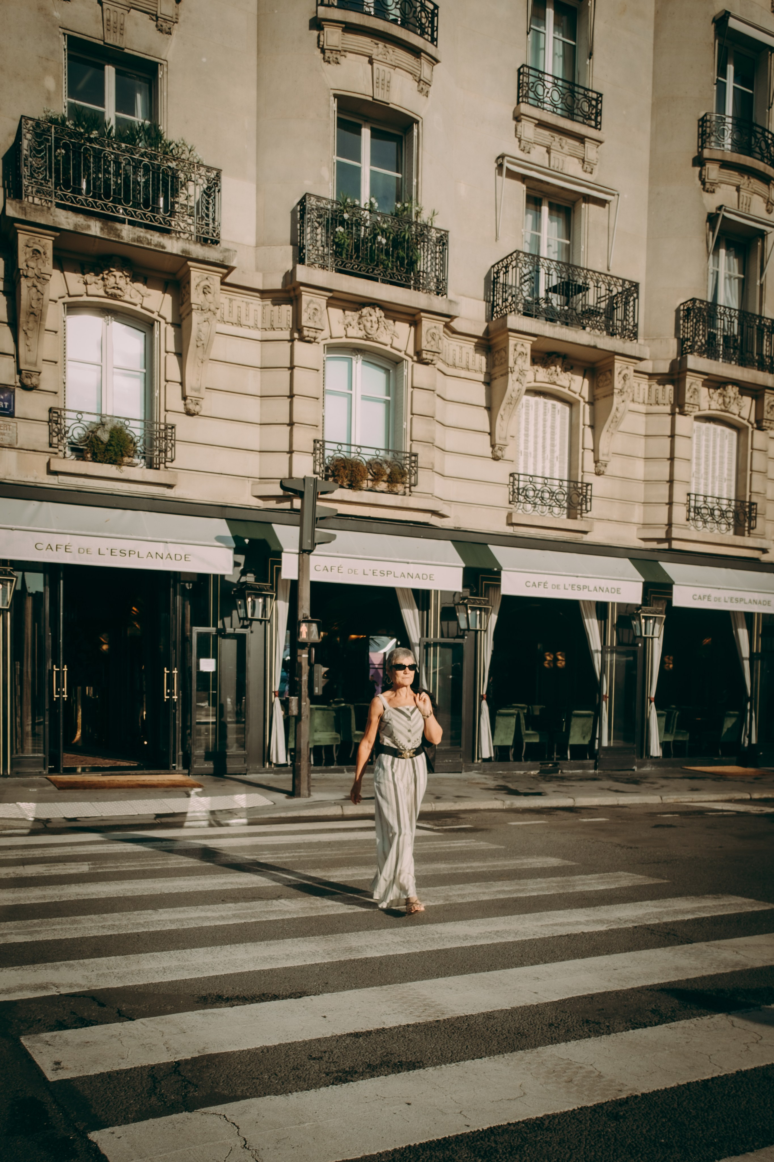 Astrid: sun, fun & Paris. Photographer in Paris Marina Chaput